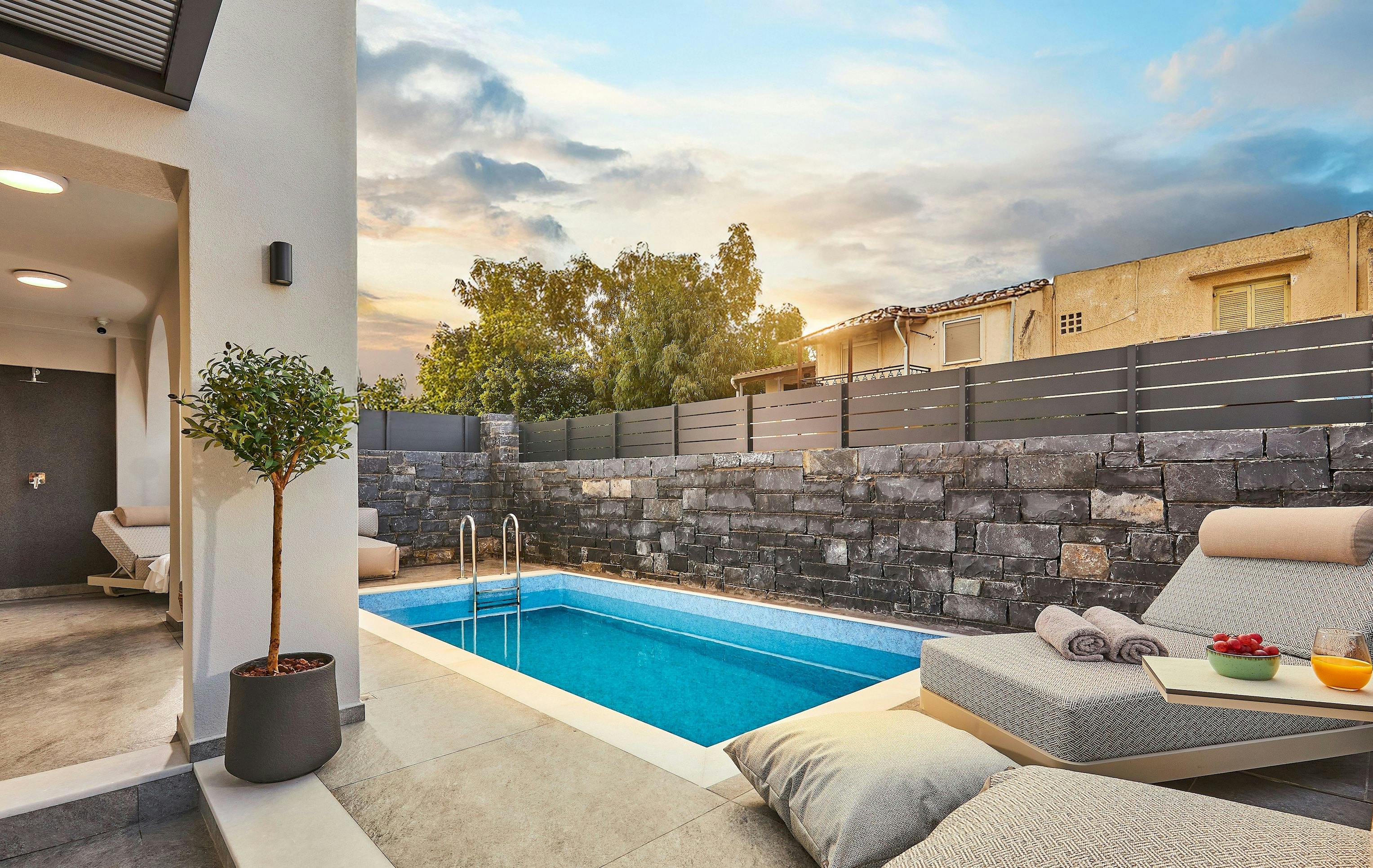 Villa Kyanos Lofos Agios: Luxury 2-Bedroom Villa with Private Pool and Hot Tub, Heraklion Town