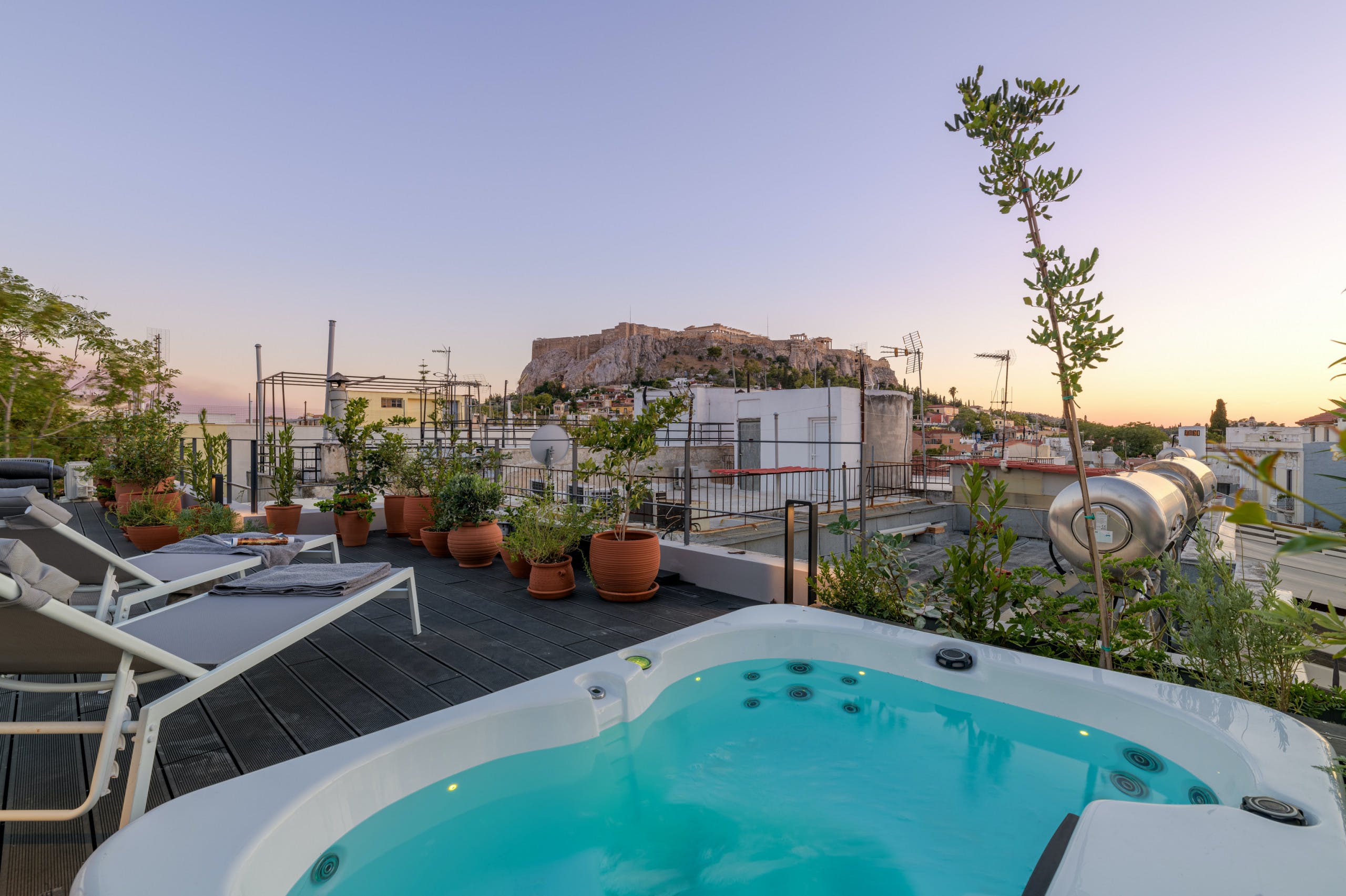 Villa Kyanos Lofos Thissio Athens: Luxury 1-Bedroom Apartment with Hot Tub and Spa, Athens City Centre