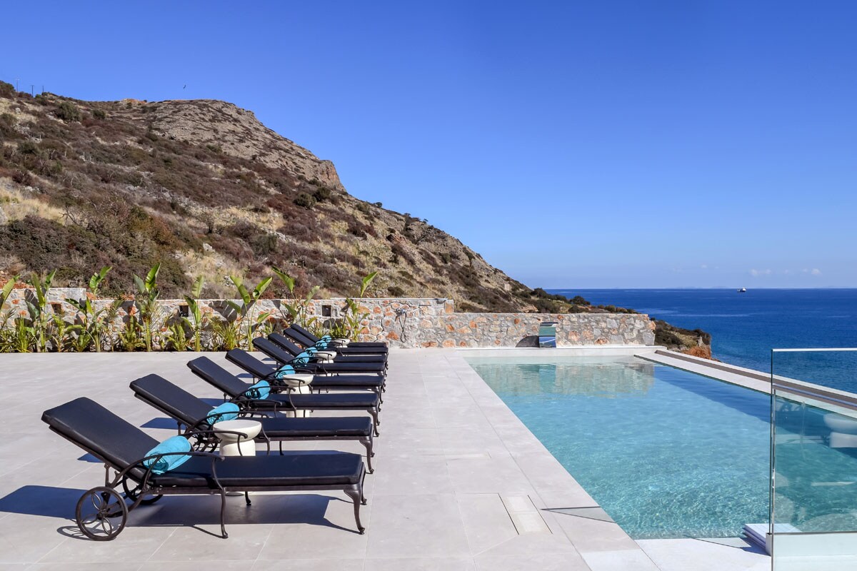 Villa Kyanos Peribolos Plaka: Luxury 10-Bedroom Villa with Infinity Pool and Spa Facilities, Plaka Crete