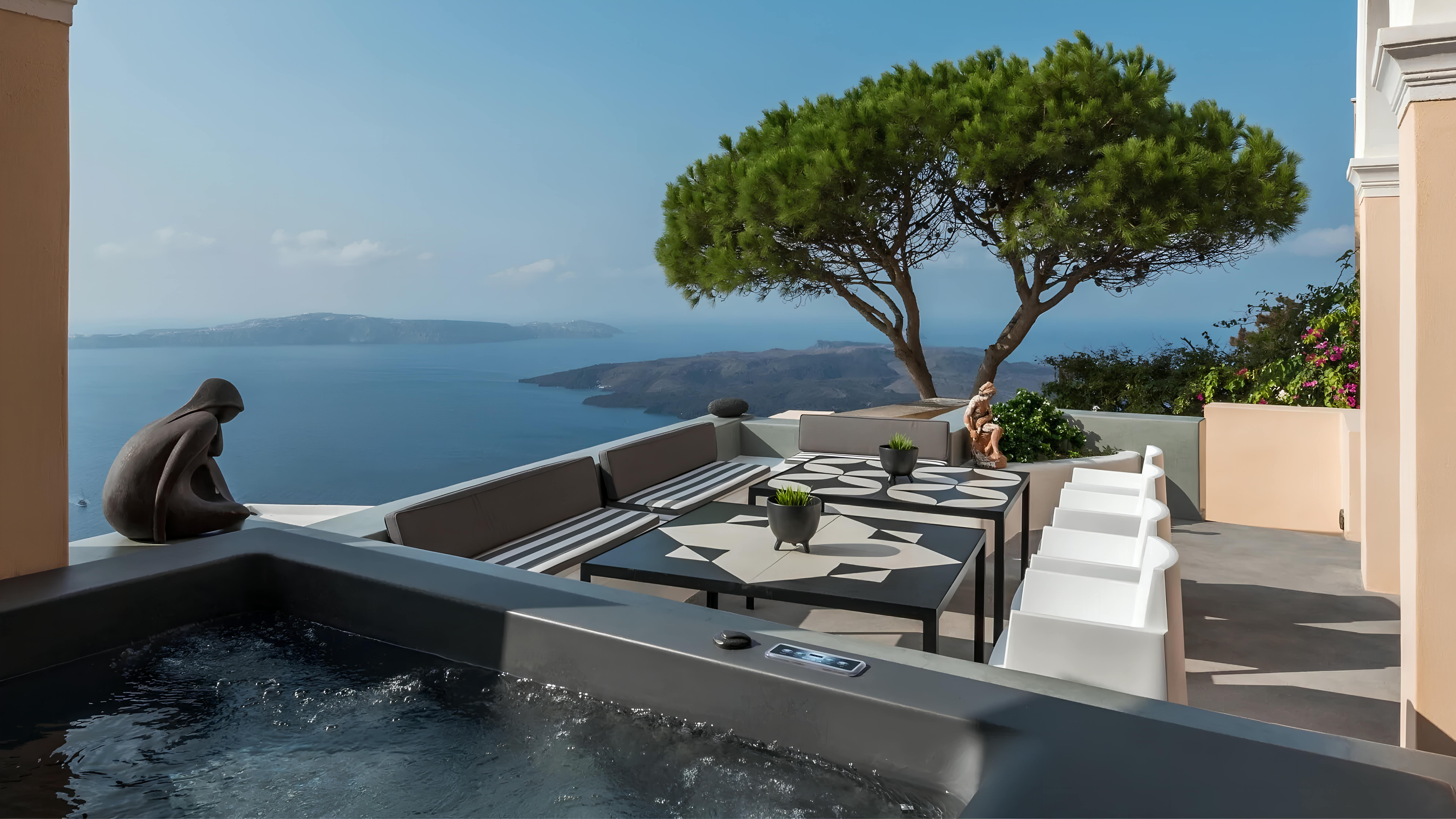 Villa Kyanos Skaros Fira: Luxury 3-Bedroom Villa with Hot Tub and Sea Views, Santorini