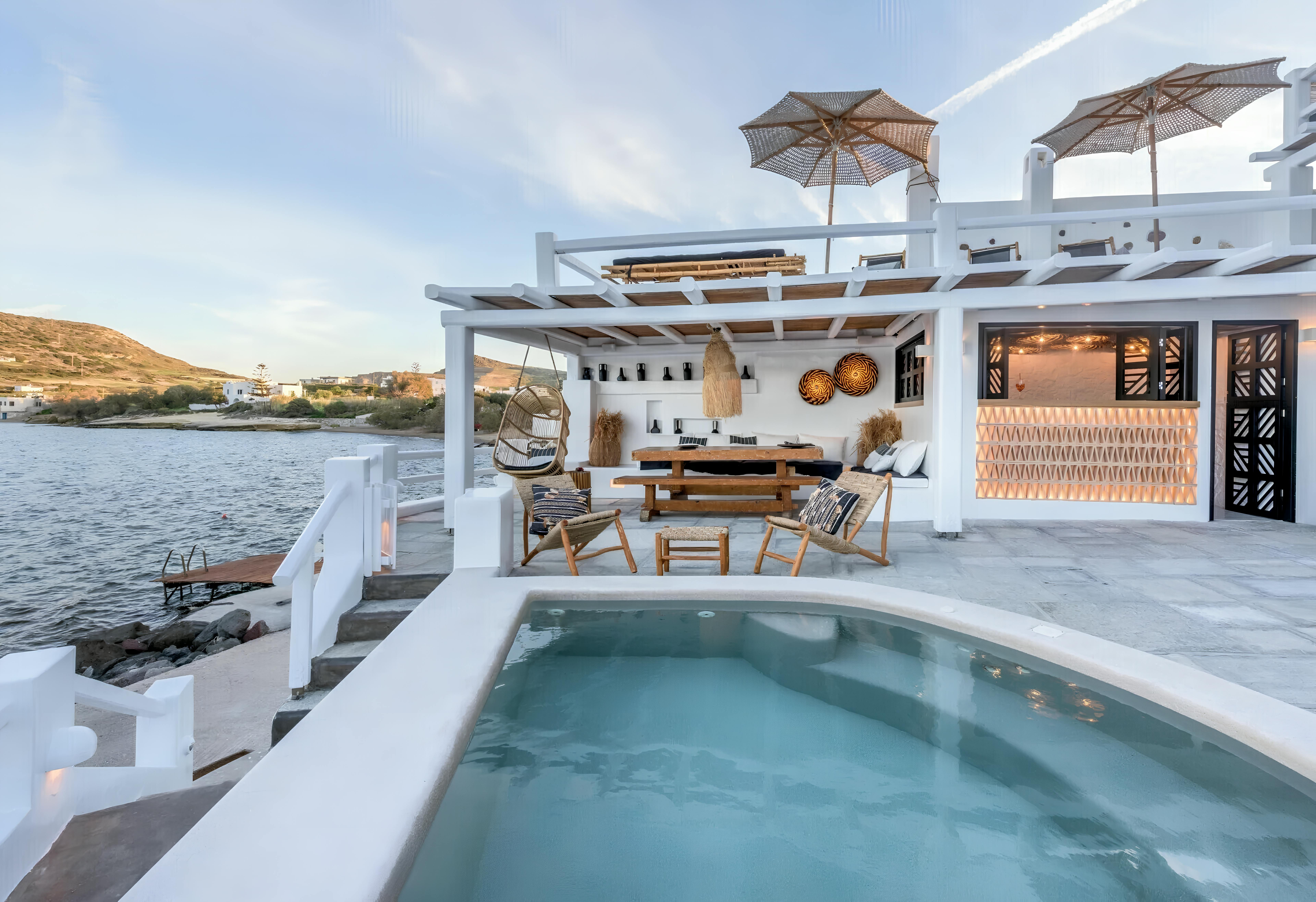 Villa Kyanos Trypiti Milos: Luxury 2-Bedroom Apartment with Sea Views and Pool, Milos Greece