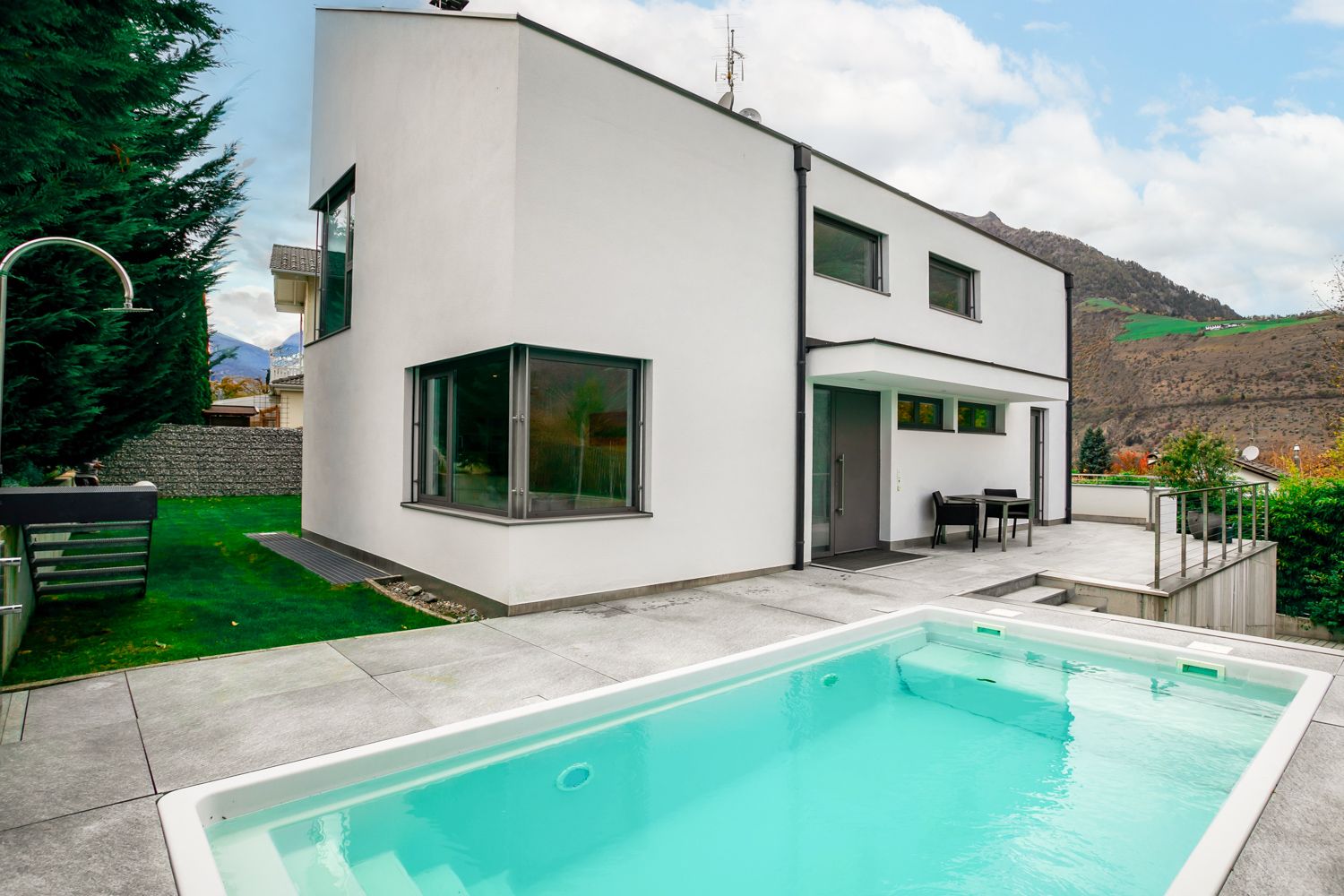 Villa Larici Staben Naturno: 4-Bedroom Alpine Retreat with Spa & Dolomite Views in Naturn