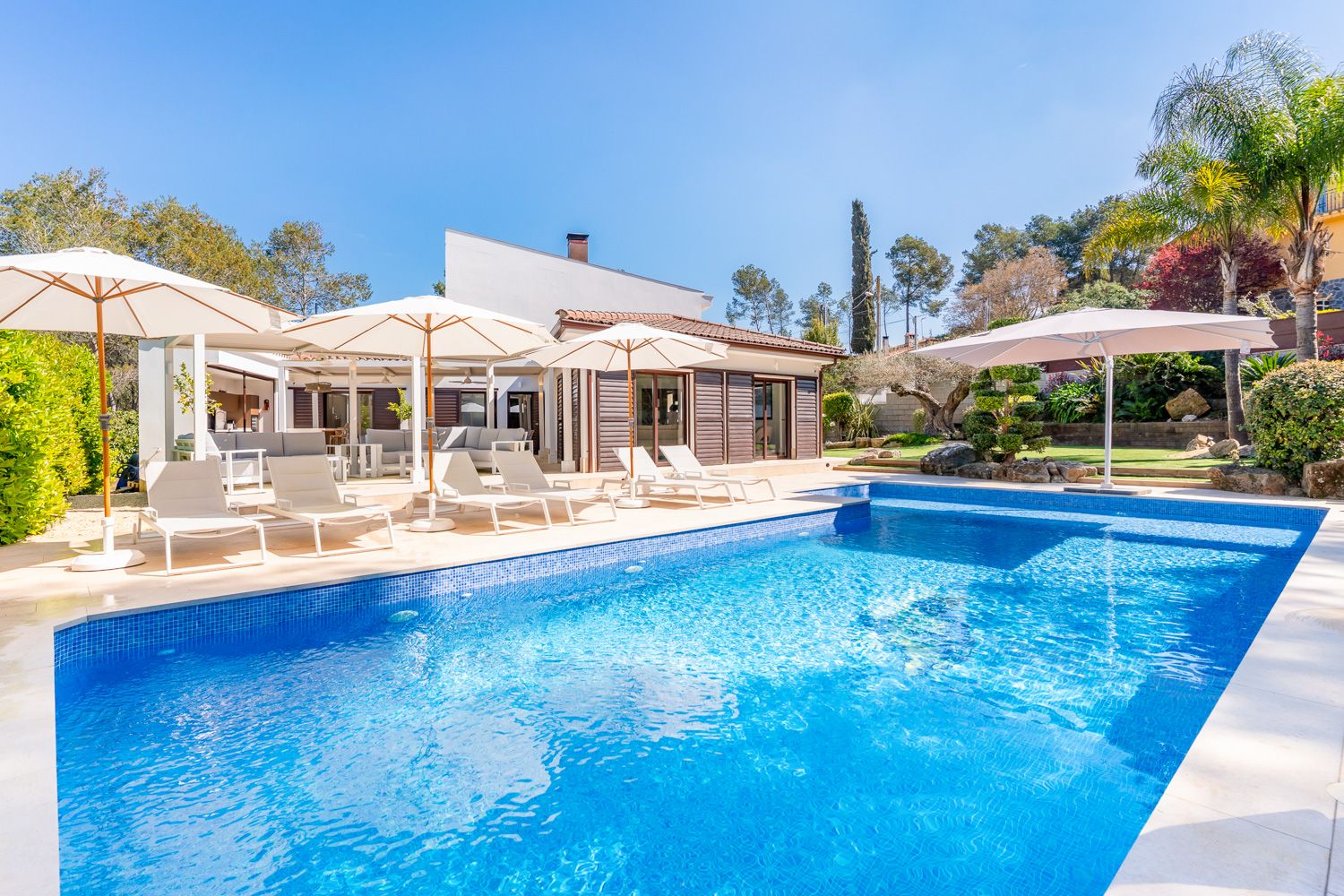 Villa Laurel Plana Olivella: 6-Bedroom Villa with Heated Pool and Spa Near Sitges, Olivel
