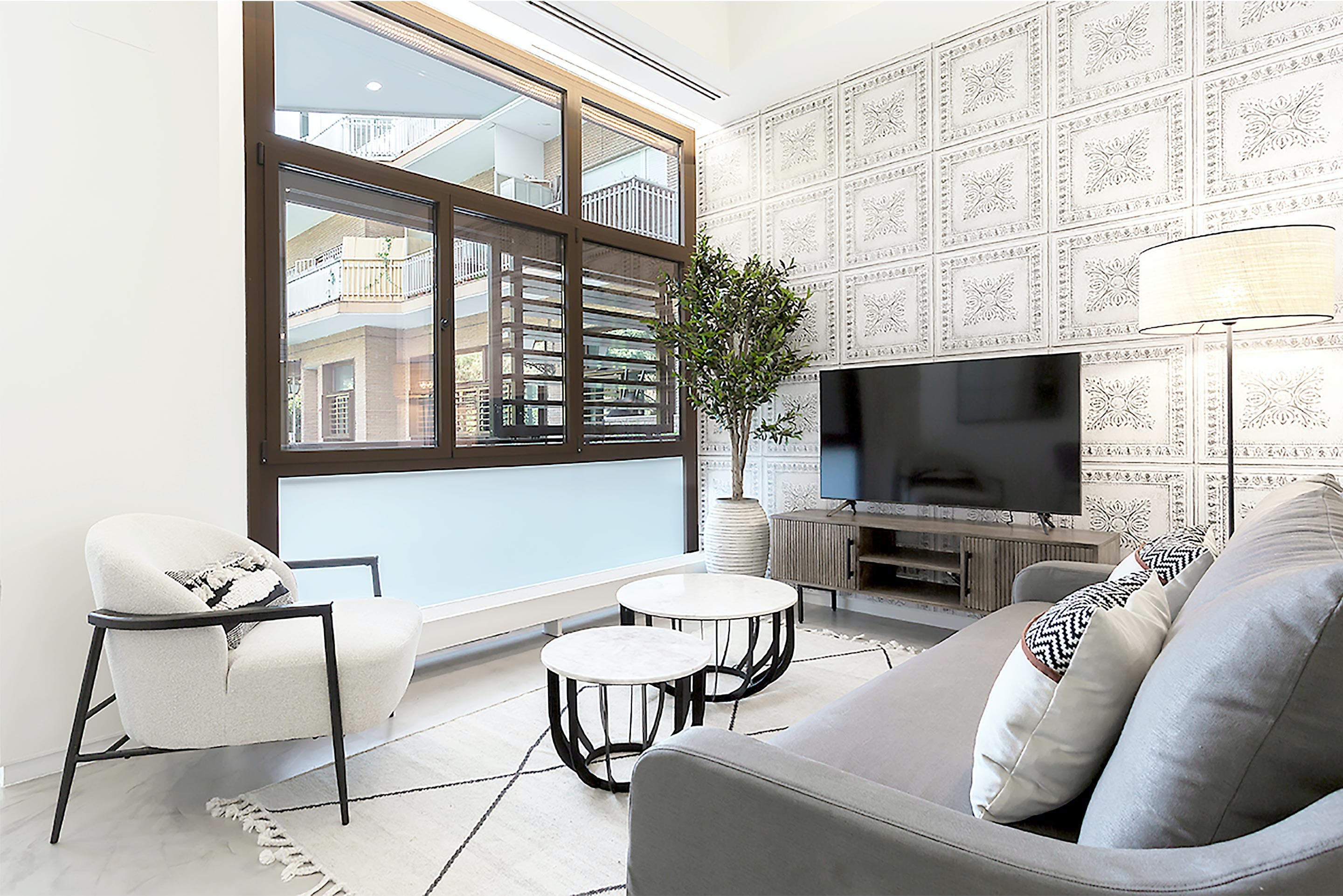 Villa Lebeche Delicias Madrid: Luxury 2-Bedroom Apartment with Spa and Private Parking, Atocha Madrid