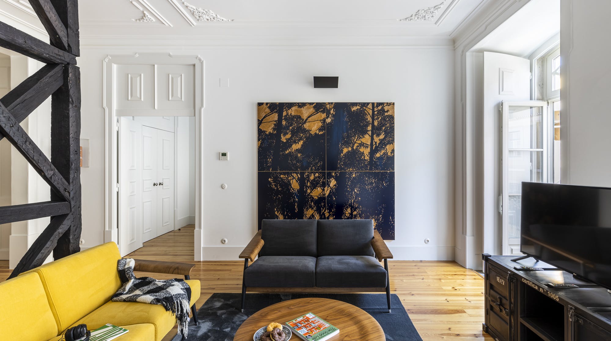 Villa Levante Anjos Lisboa: Elegant 2-Bedroom Luxury Apartment with Sea Views in Lisbon Campo Pequeno