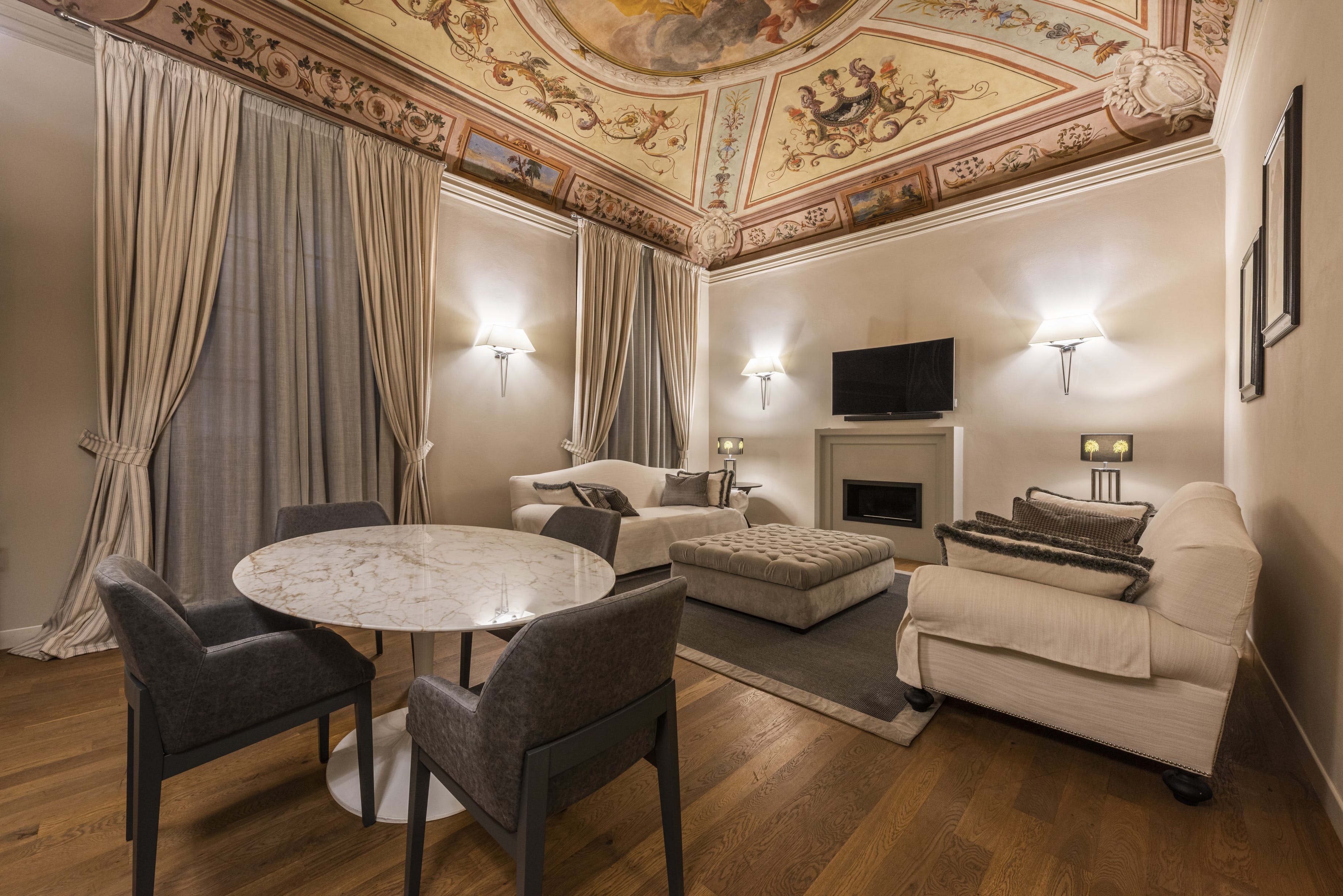 Villa Levante Bargello Firenze: Luxury 2-Bedroom Apartment with Air-Con and Private Parking, Ponte Vecchio Florence