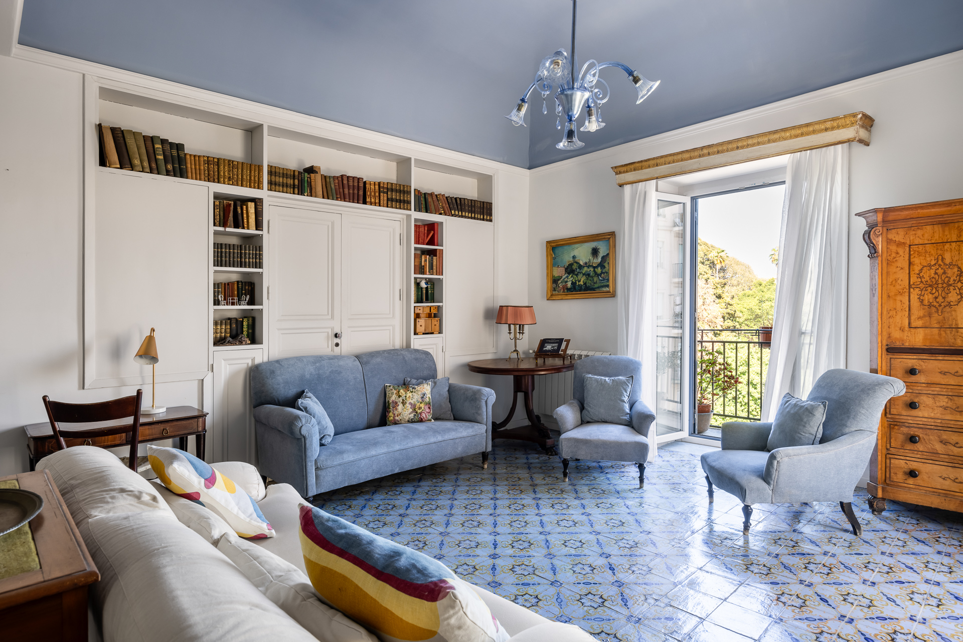 Villa Levante Belmonte Palermo: Luxury 3-Bedroom Apartment with Spa and Air-Con in Palermo Historic Centre