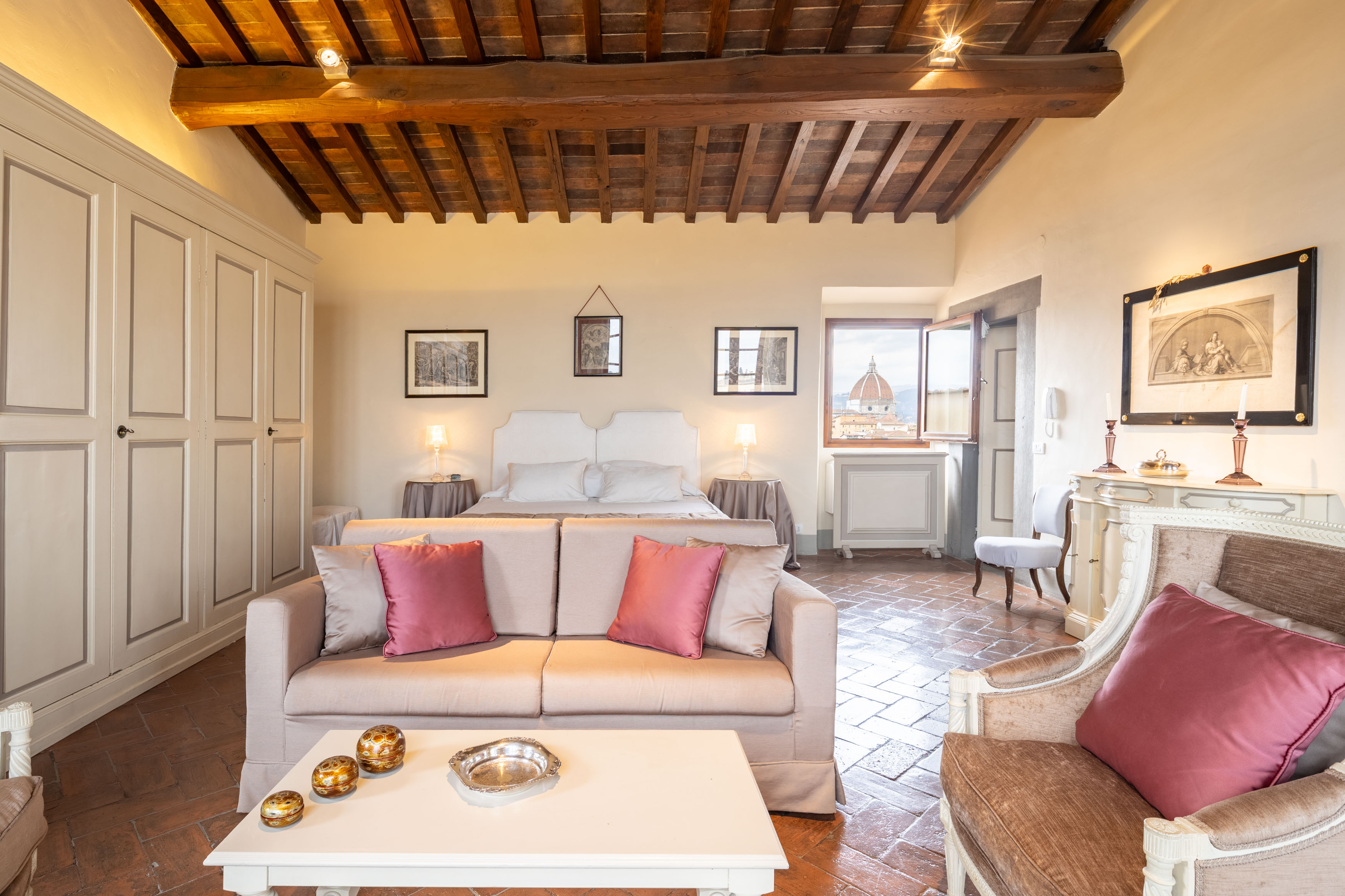 Villa Levante Boboli Firenze: Charming 1-Bedroom Apartment Rental with Panoramic Views, Florence Pitti