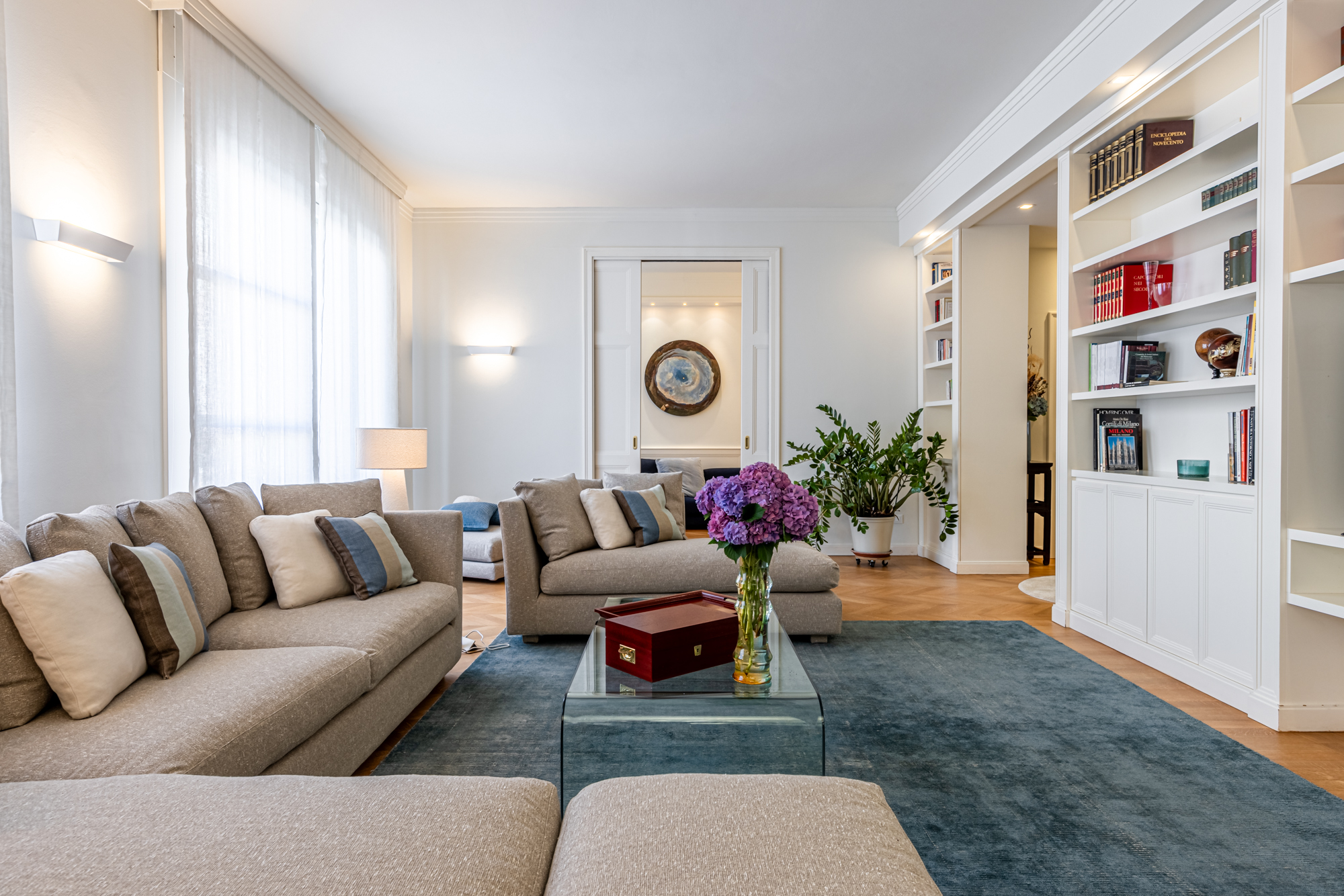 Villa Levante Brera Palazzo: Spacious 5-Bedroom Apartment with Spa and Parking, Brera, Milan