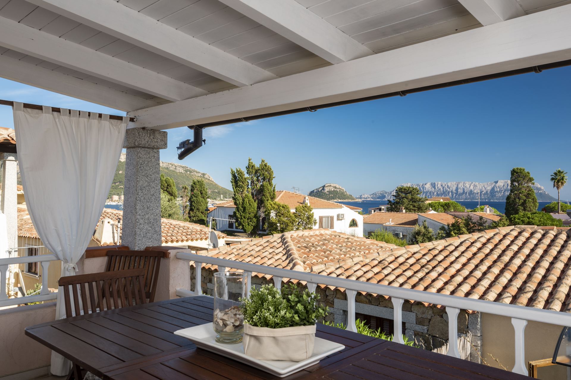Villa Levante Cala Moresca Golfo Aranci: Luxury 4-Bedroom Villa with Sea Views and Spa Near Golfo Aranci, Sardinia