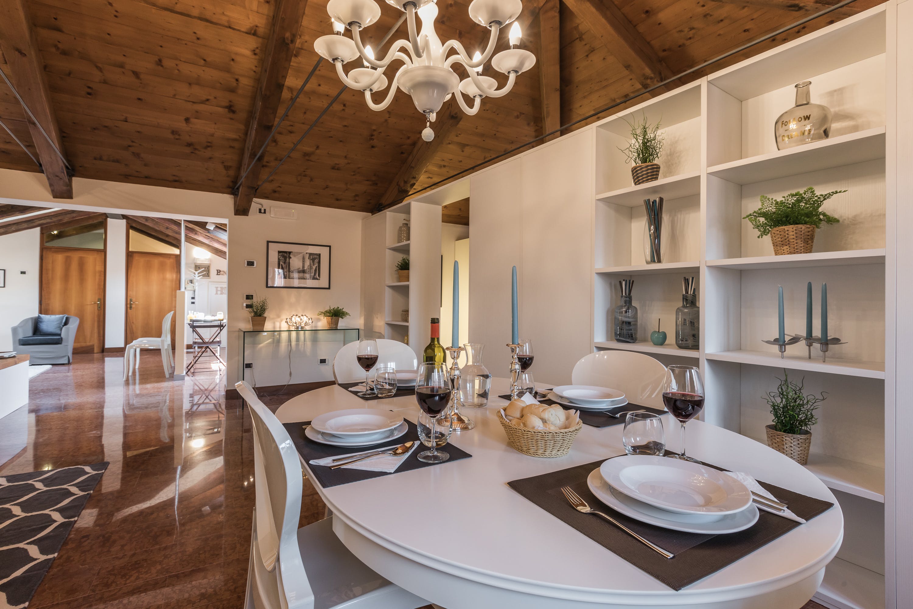 Villa Levante Campi Rialto: Stylish 2-Bedroom Penthouse with Sea View and Spa, Venice Rialto