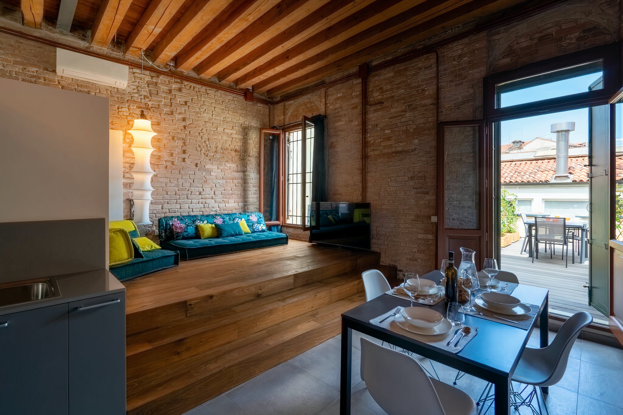 Villa Levante Ca’Rezzonico Cannaregio: Luxury 2-Bedroom Villa with Sea View and Spa, Venice Cannaregio