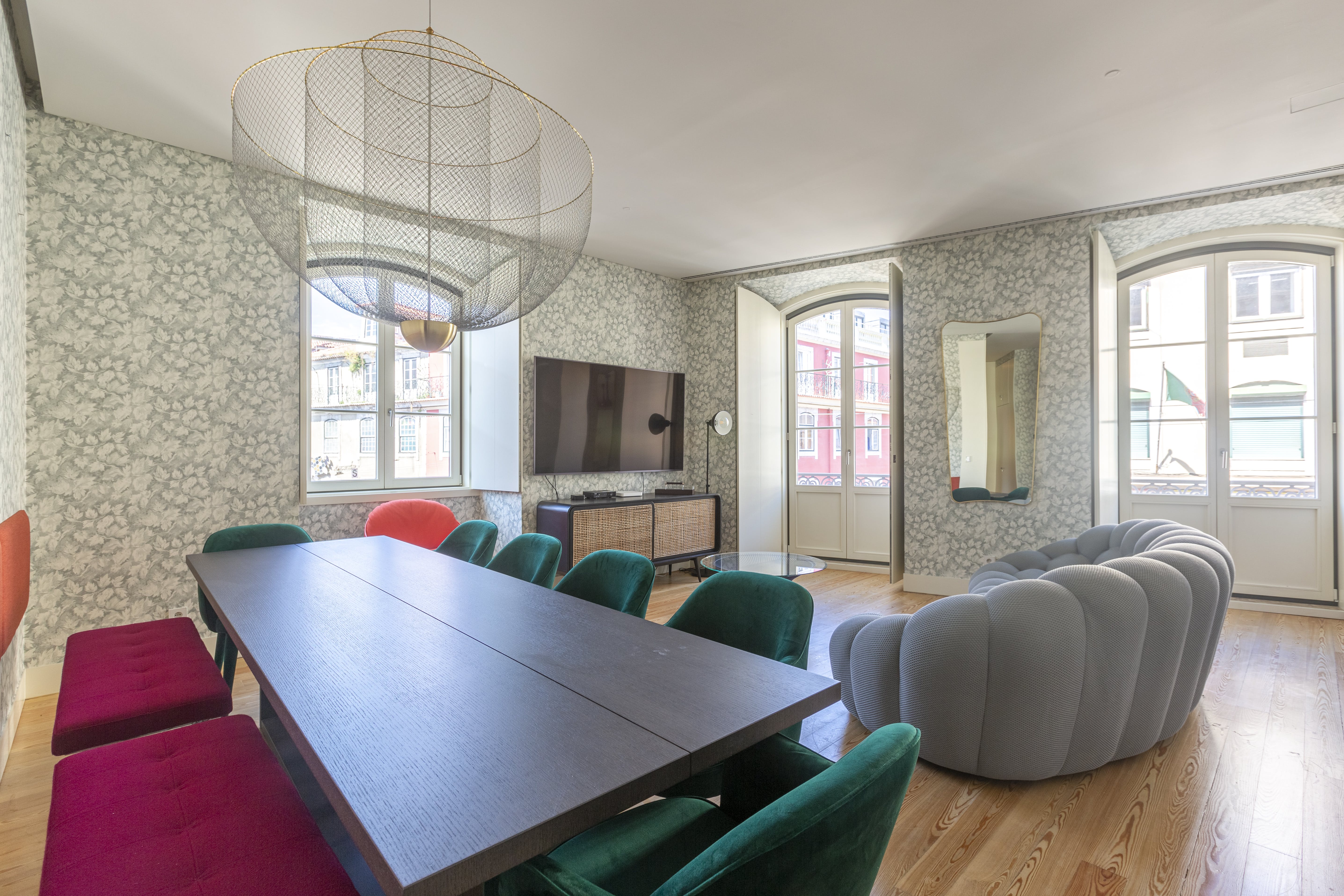 Villa Levante Carmim Madragoa Lisboa: Luxury 2-Bedroom Apartment with Sea Views and Spa, Lisbon Chiado