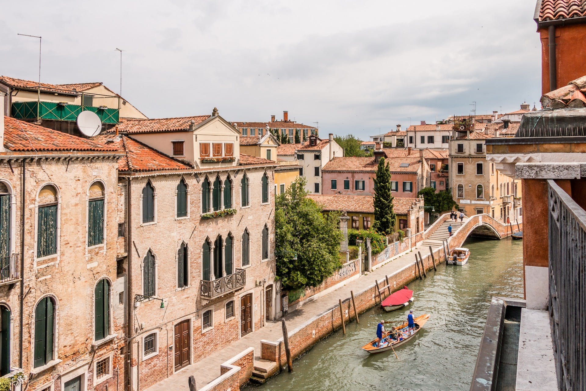 Villa Levante Carmini Dorsoduro: Luxury 2-Bedroom Apartment with Canal Views, Venice Dorsoduro