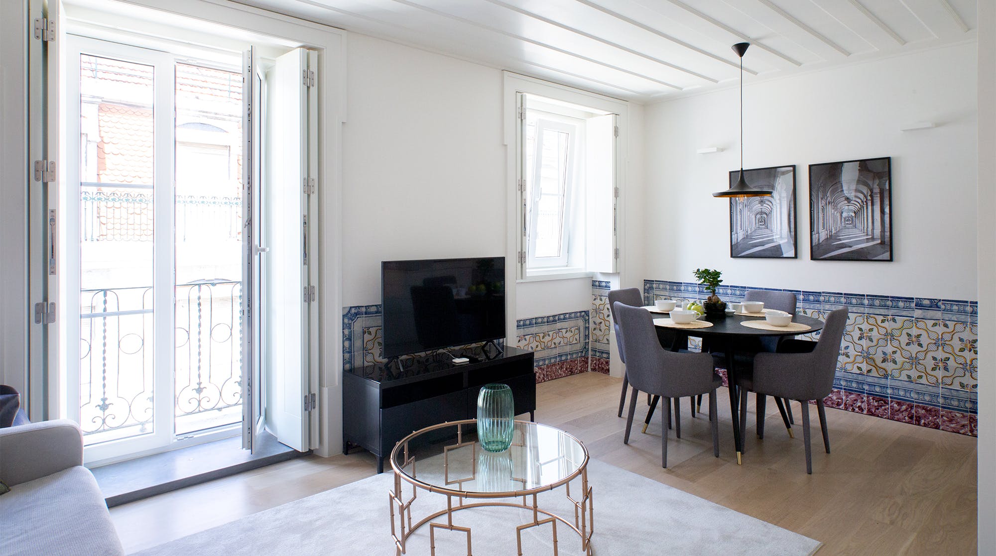 Villa Levante Carmo Chiado: Luxury 1-Bedroom Apartment with Sea Views in Chiado, Lisbon