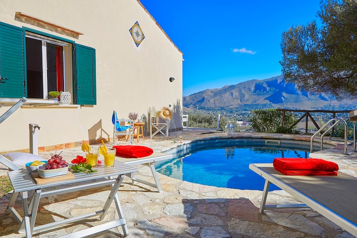 Villa Levante Cofano Trapani 71043: Luxury 3-Bedroom Apartment with Private Pool and Sea Views, Trapani