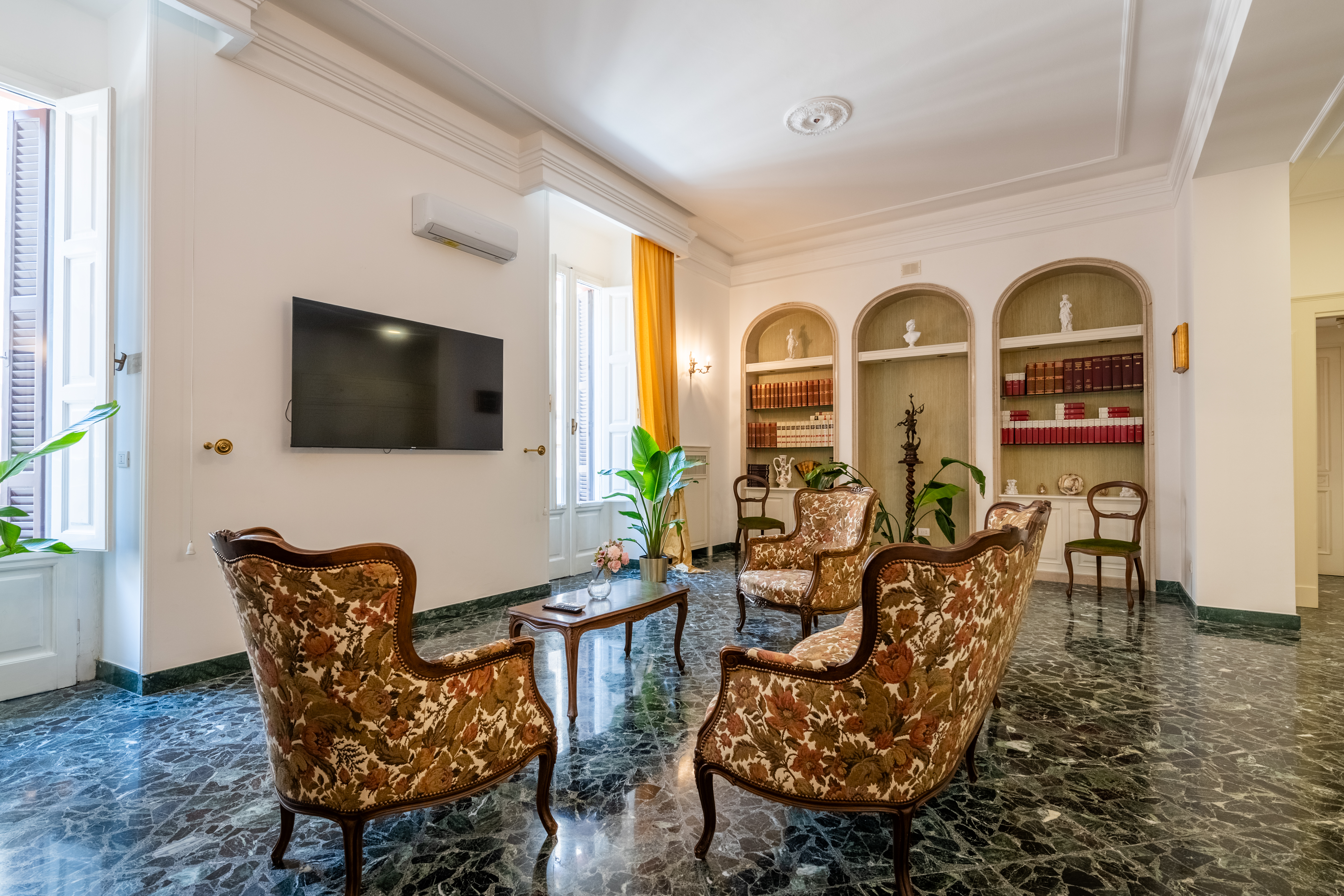 Villa Levante Corbezzolo Murat: Luxury 3-Bedroom Apartment with Sea Views and Air Conditioning, Bari