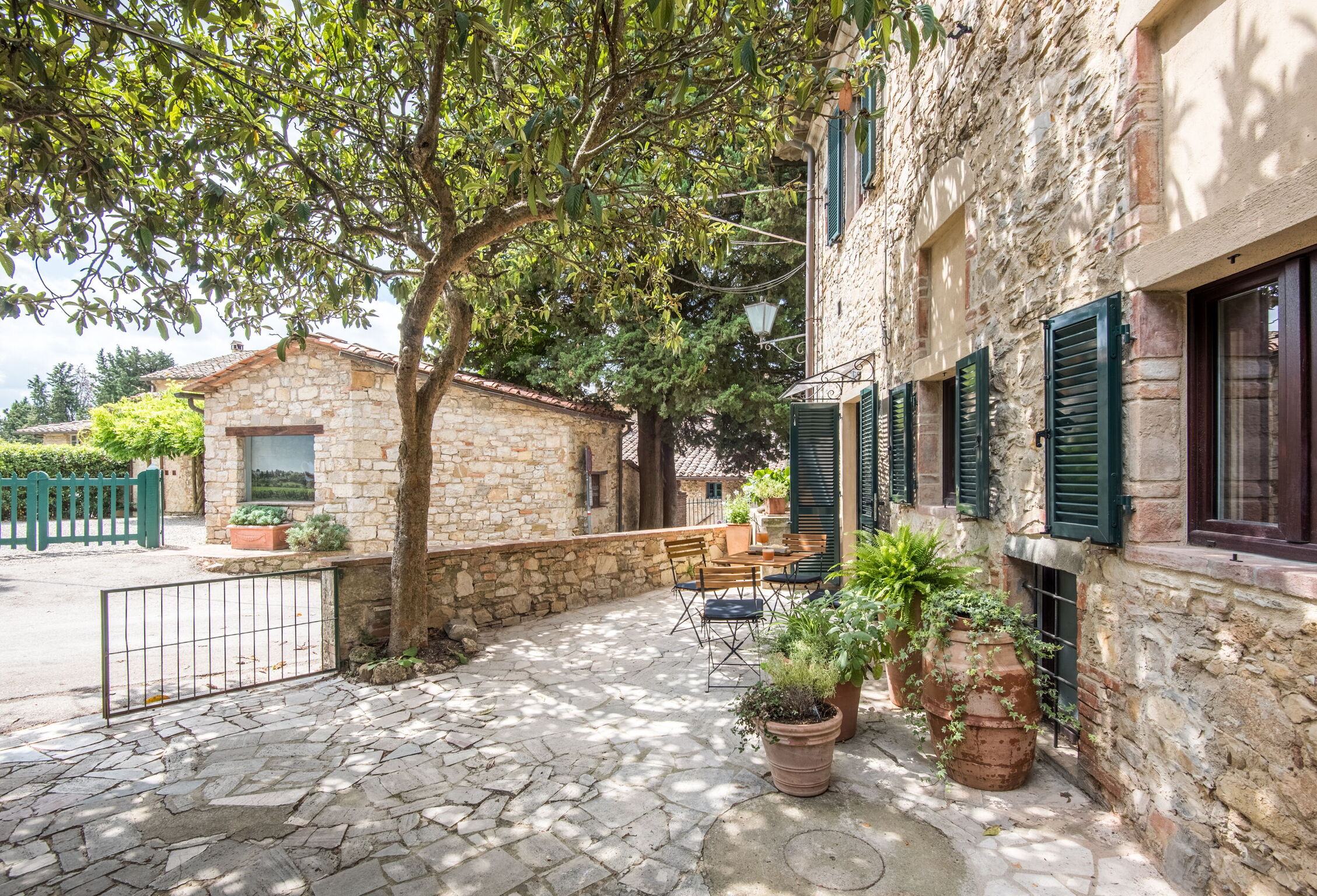 Villa Levante Fonterutoli Chianti: Luxury 2-Bedroom Apartment with Air-Con and Countryside Views, Chianti