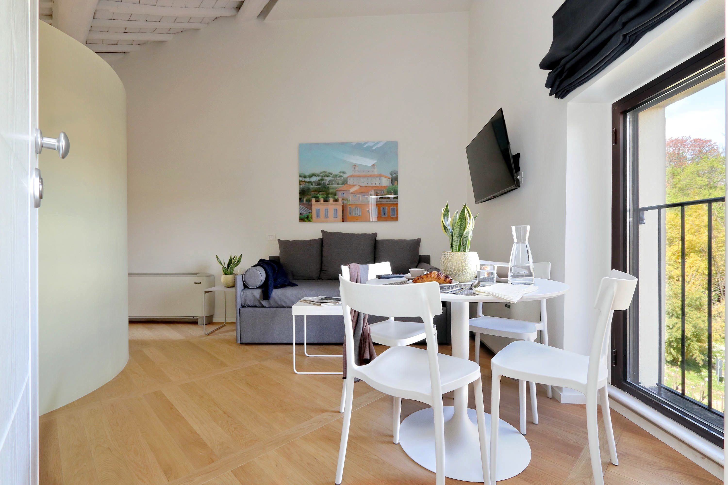 Villa Aurora Porta Portese Trastevere: Luxury 1-Bedroom Apartment with Spa and Air-Con, Trastevere Rome