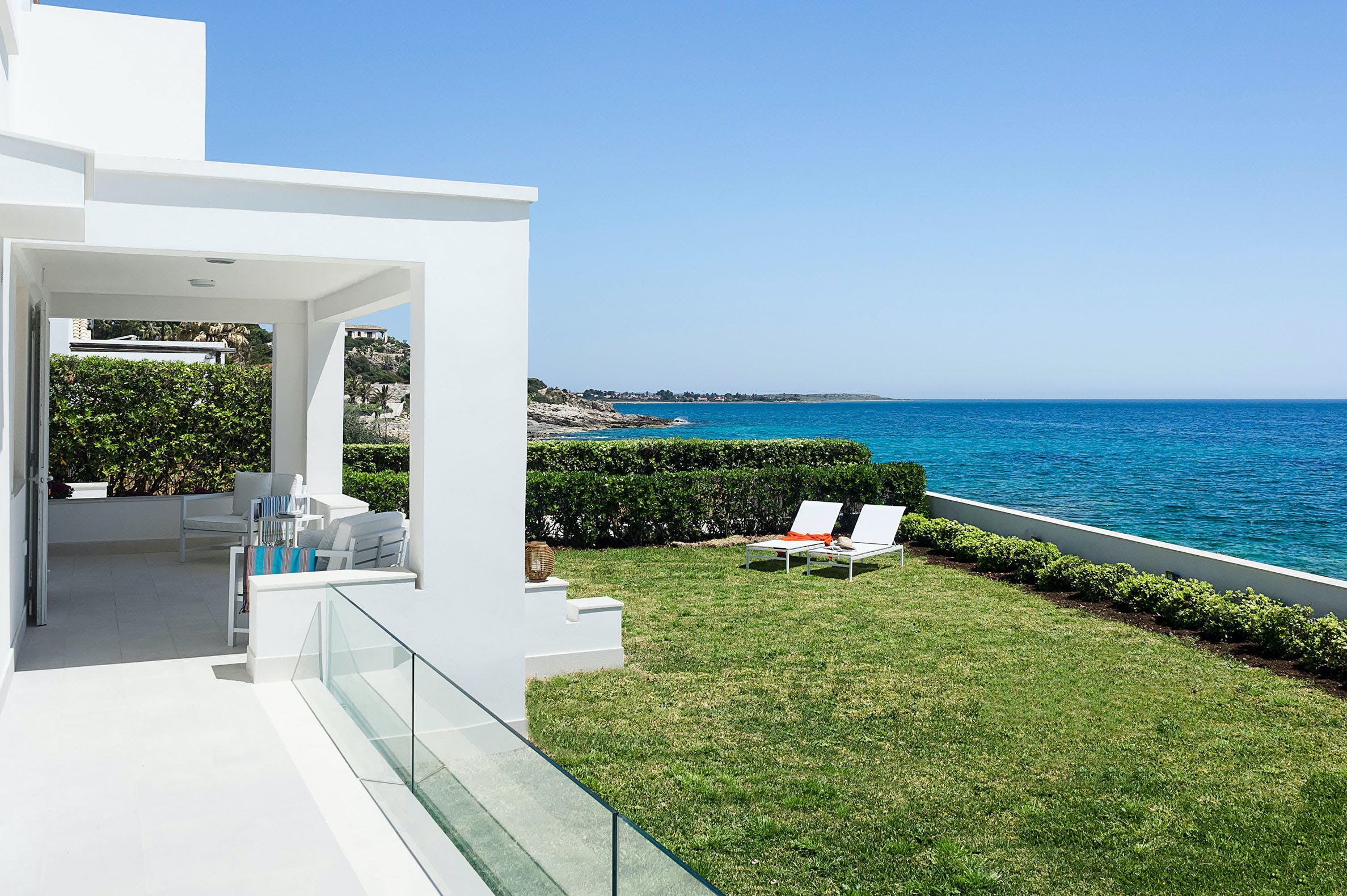 Villa Levante Grotta Fontane Bianche: Luxury 2-Bedroom Apartment with Hot Tub and Sea Views, Syracuse