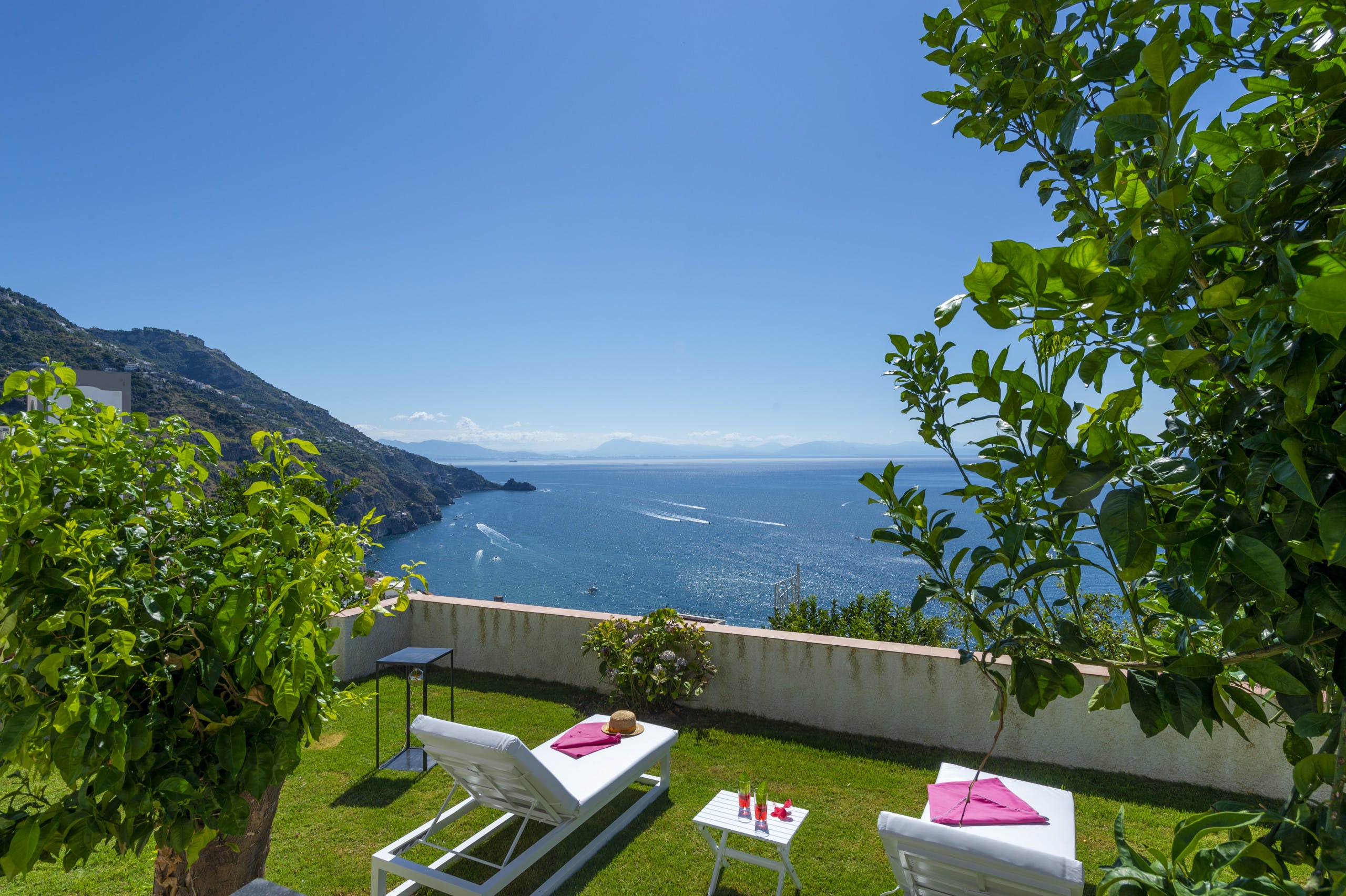 Villa Levante Grotta Praiano: Charming 2-Bedroom Apartment with Sea Views and Terrace, Praiano