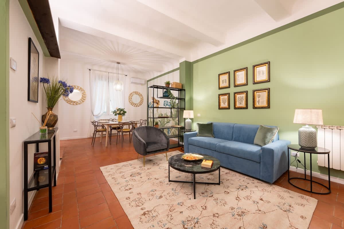 Villa Levante Grotta Santa Maria Novella: Luxury 2-Bedroom Apartment with Air-Con in Historic Florence Santa Maria Novella