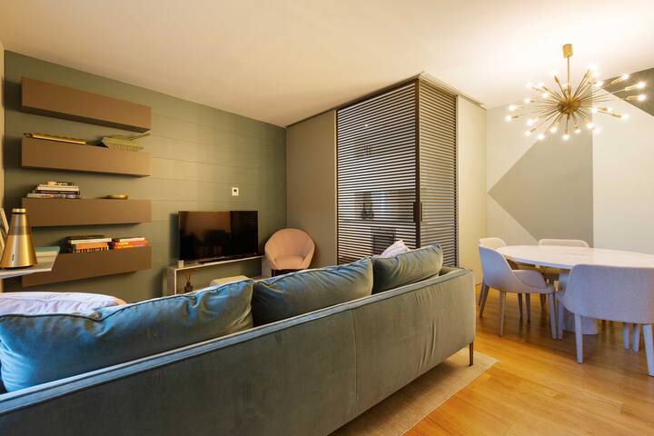 Villa Levante Isola Porta Nuova: Luxury 2-Bedroom Apartment with Spa and Parking in Porta Nuova Milan