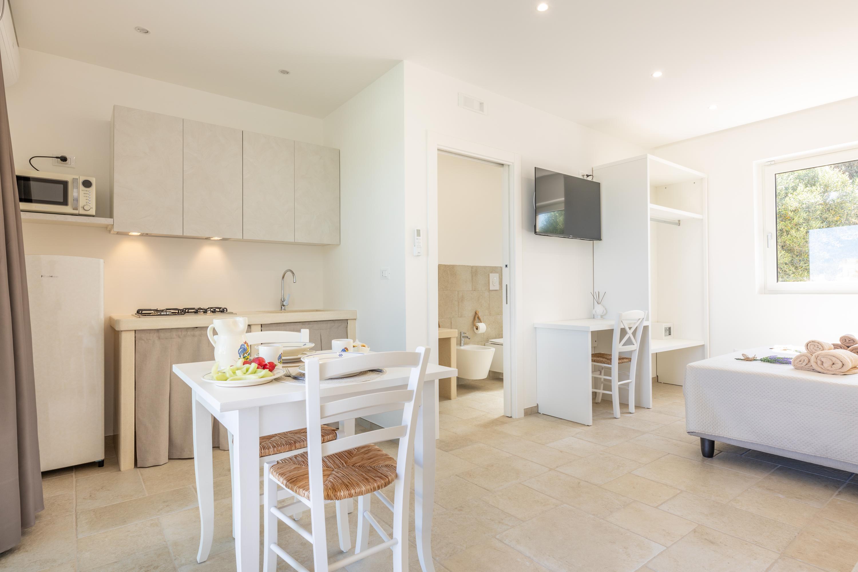Villa Levante Lamione Carovigno: Charming 1-Bedroom Apartment with Pool and Sea Views, Ostuni