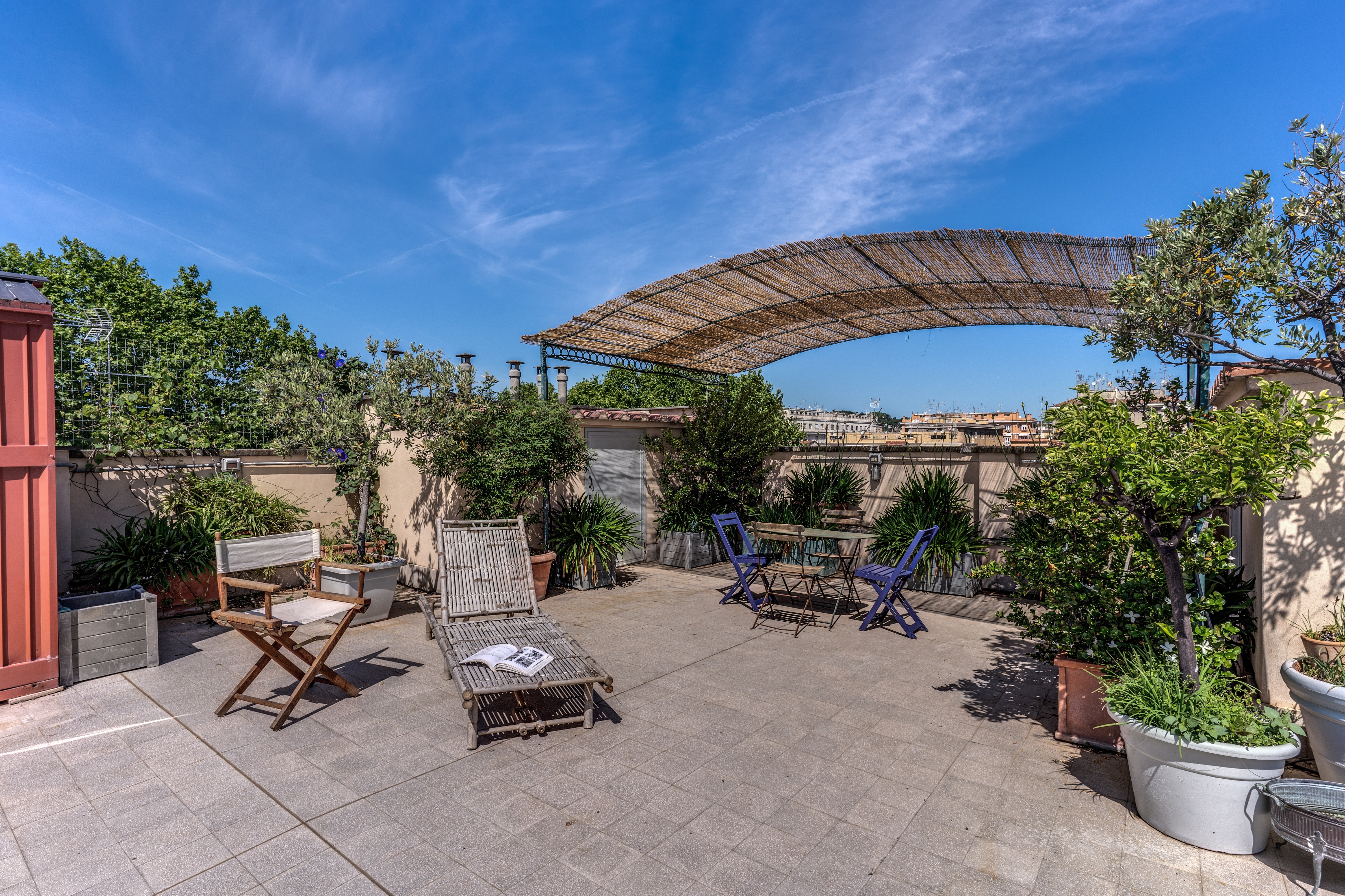 Villa Levante Monte Testaccio: Luxury 1-Bedroom Apartment with Rooftop Terrace, Air-Con, Testaccio Rome