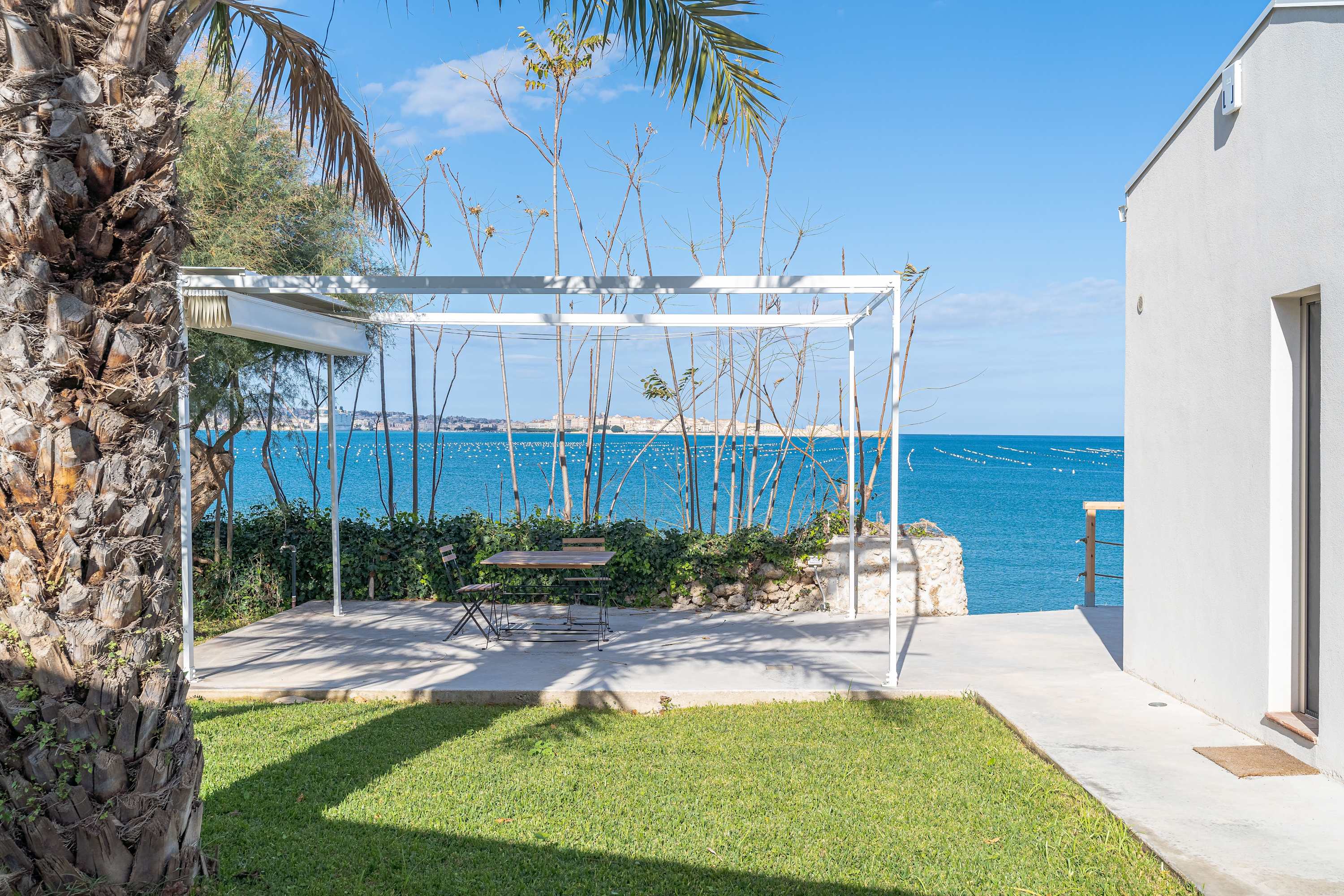 Villa Levante Oleandro Belvedere Siracusa: Luxury 4-Bedroom Villa with Private Pool and Sea Views, Syracuse