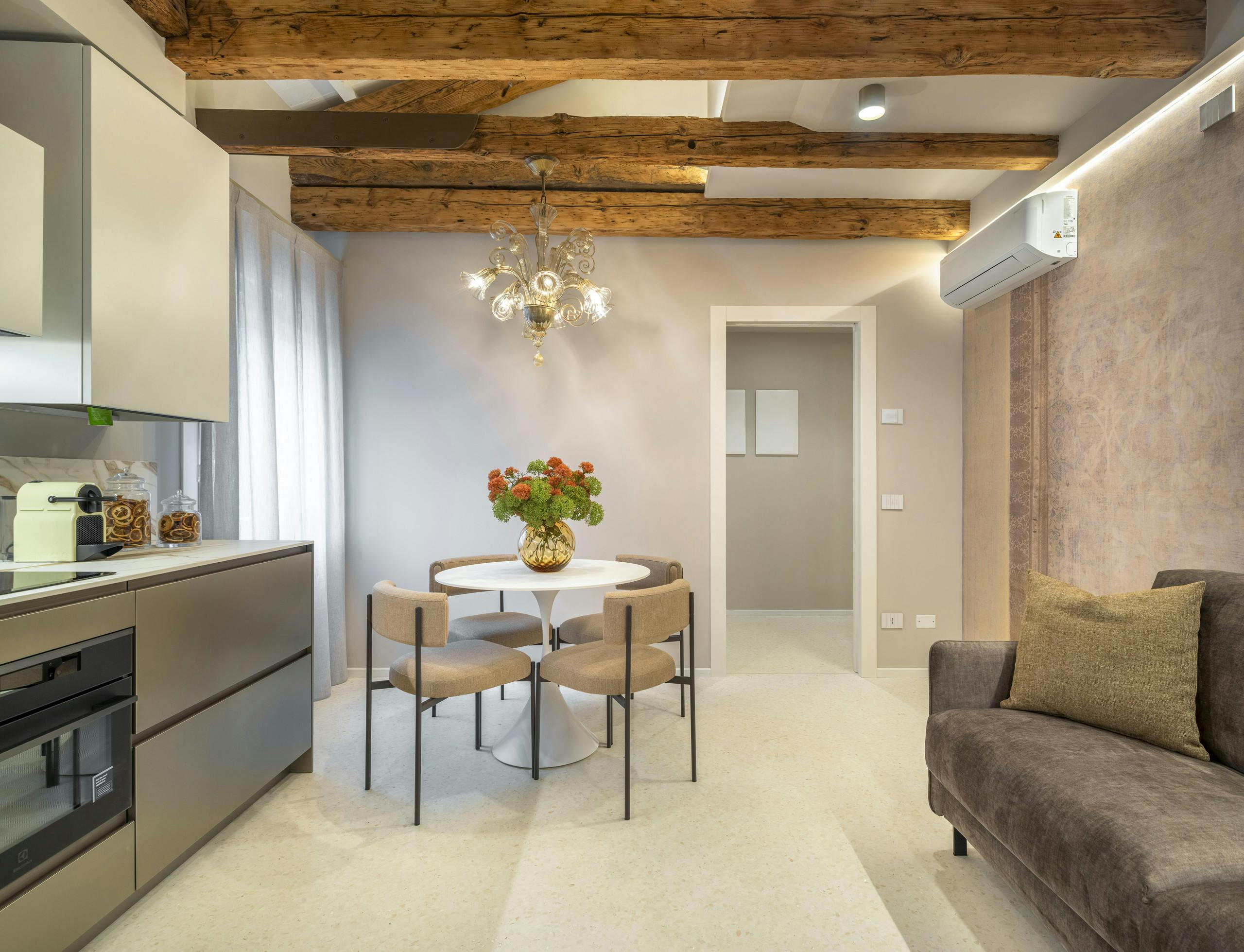 Villa Levante Oleandro San Marco: Luxury 1-Bedroom Apartment with Fireplace and Air-Con, Venice San Marco