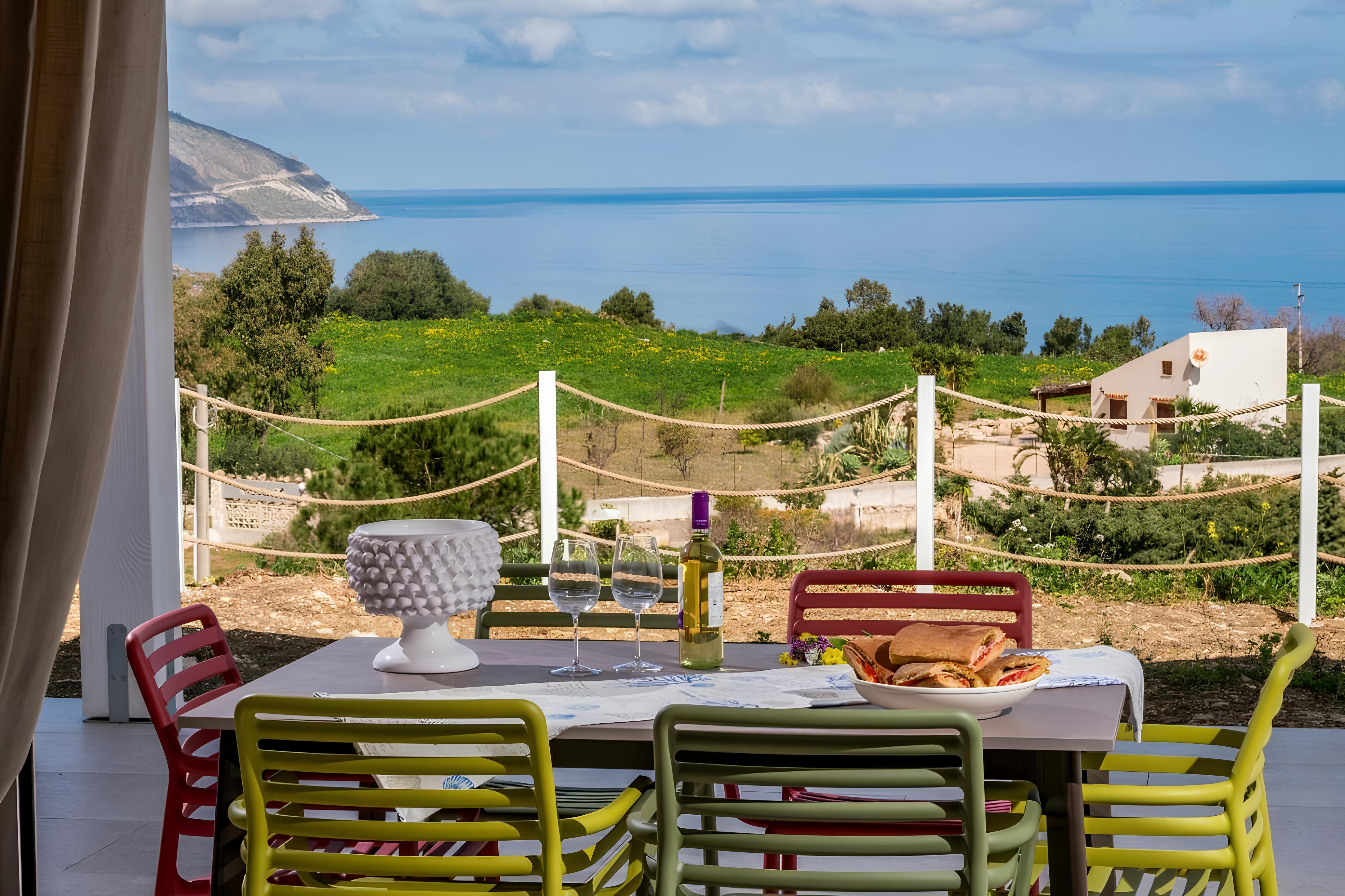 Villa Levante Oleandro Scopello Trapani: Luxury 3-Bedroom Villa with Hot Tub and Sea Views, Trapani