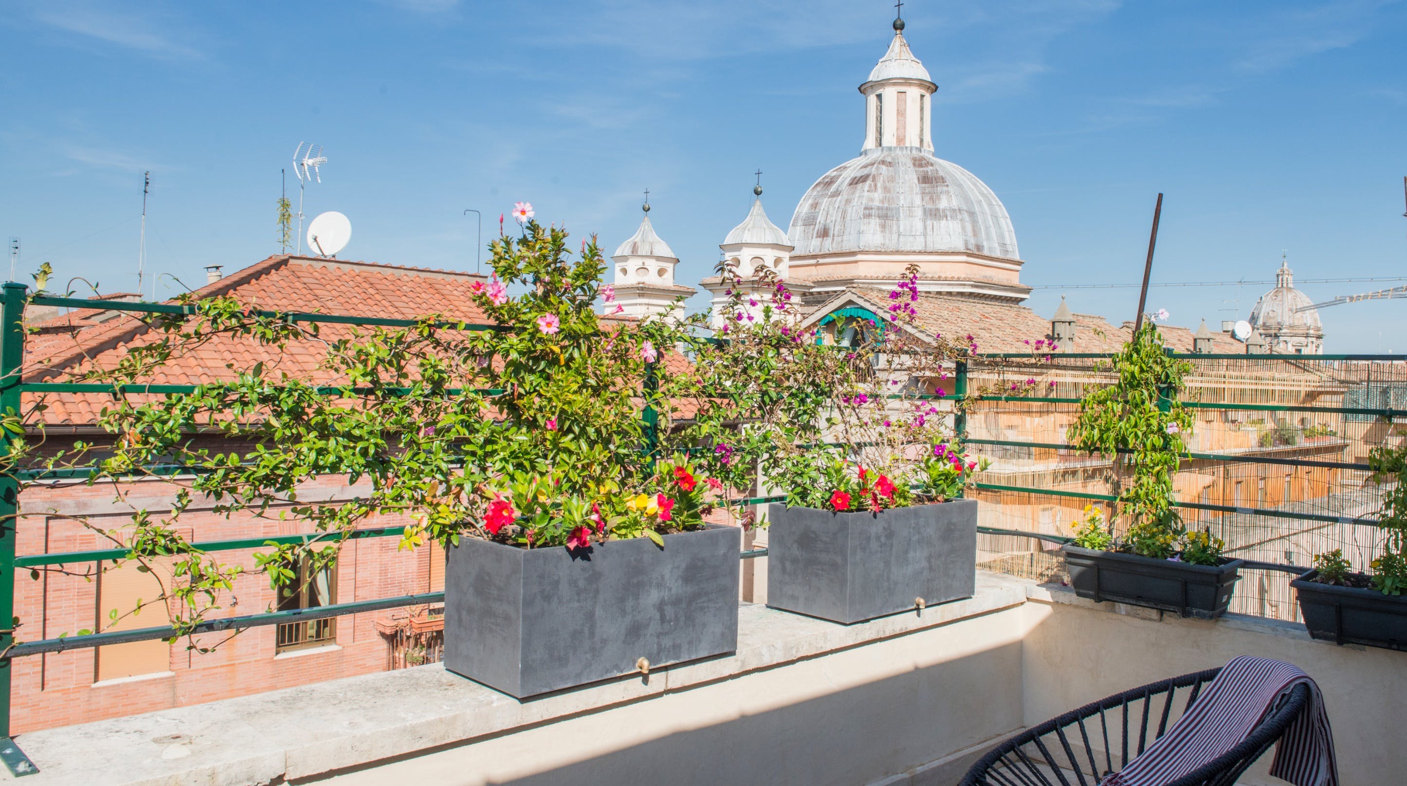 Villa Levante Orto Campo de’ Fiori: Charming 2-Bedroom Apartment with Air-Con in Campo de’ Fiori, Rome