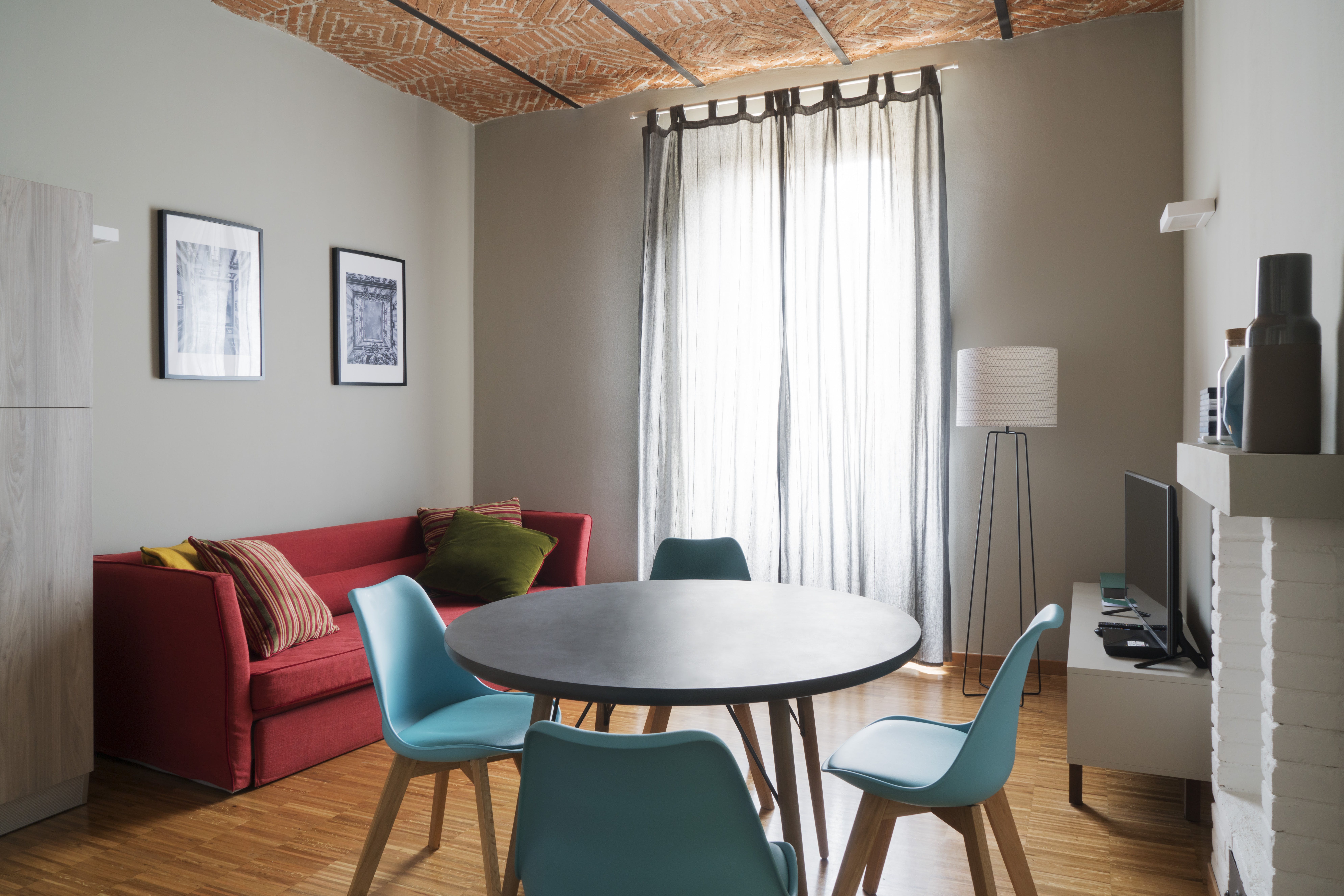 Villa Levante Pagano Milano: Luxury 2-Bedroom Apartment with Spa and Air Conditioning in Milan Moscova