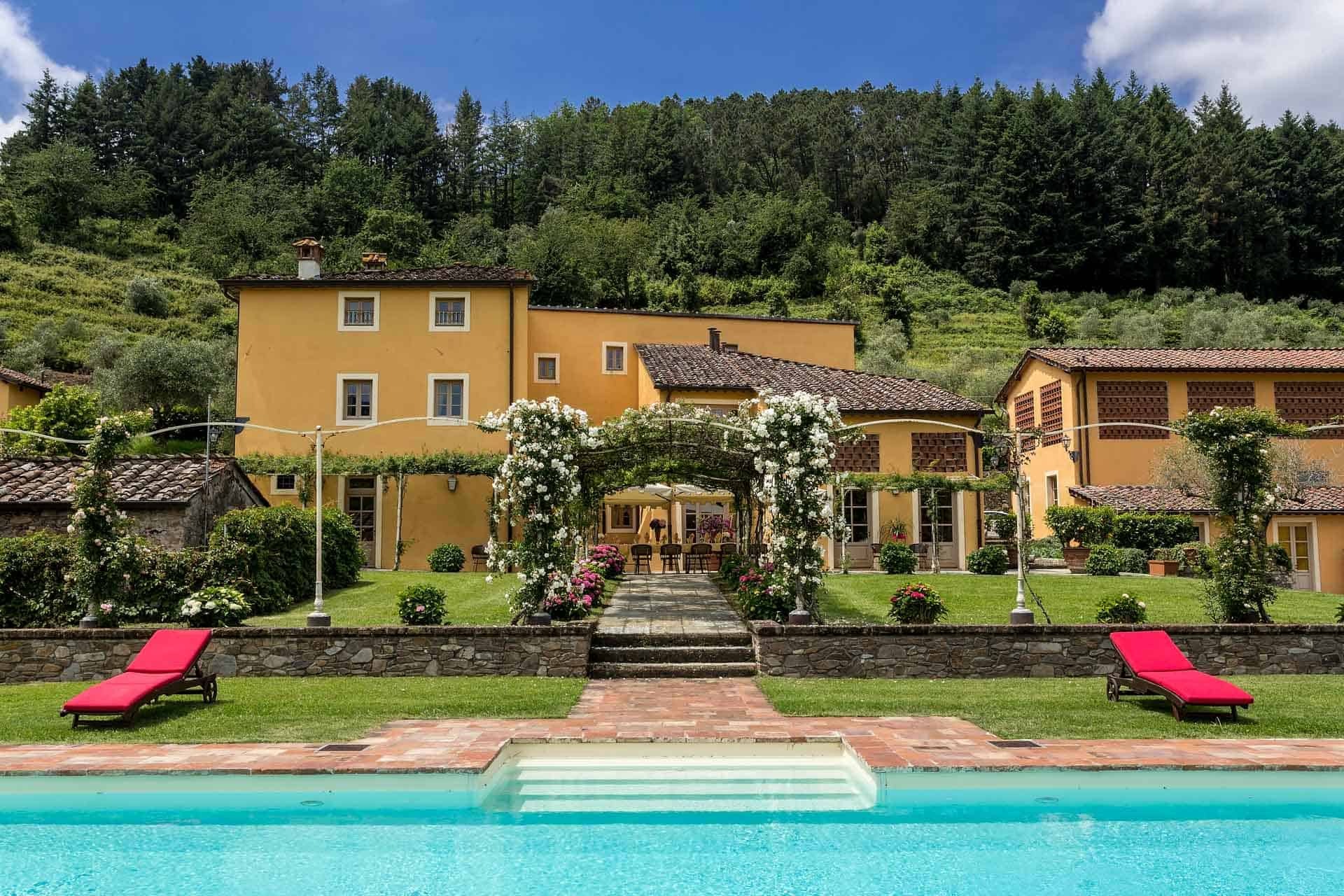 Villa Levante Poggio Vallico Lucca: Luxury 8-Bedroom Villa with Private Pool and Spa near Lucca, Tuscany