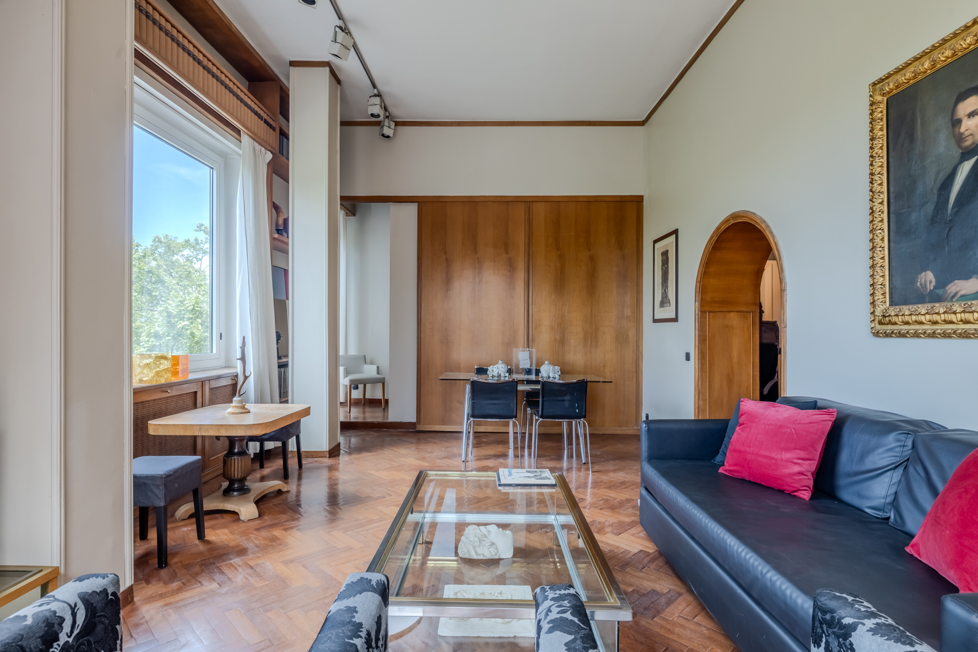 Villa Levante Ripetta Roma 15633: Luxury 2-Bedroom Apartment with Balcony and River Views, Navona Rome