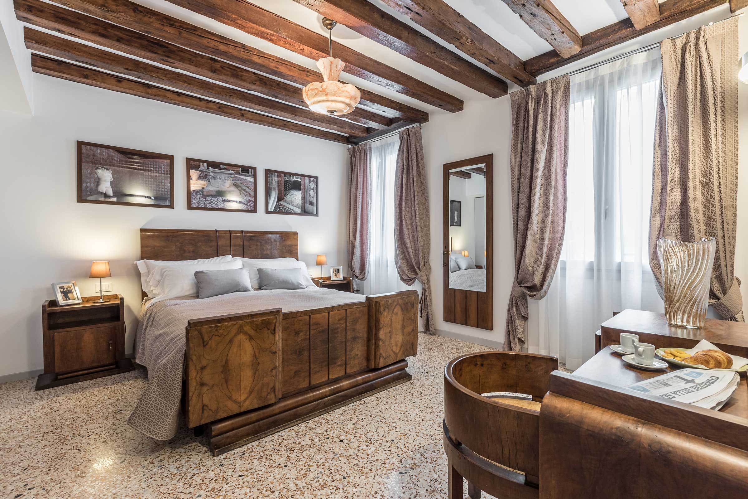 Villa Levante San Giovanni Castello: Elegant 2-Bedroom Apartment with Sea View and Air Conditioning in Castello, Venice