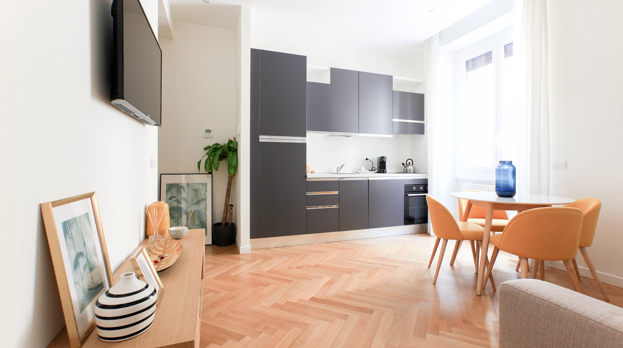 Villa Levante San Lorenzo Milano: Luxury 1-Bedroom Apartment with Air-Con and Spa in Cinque Vie, Milan
