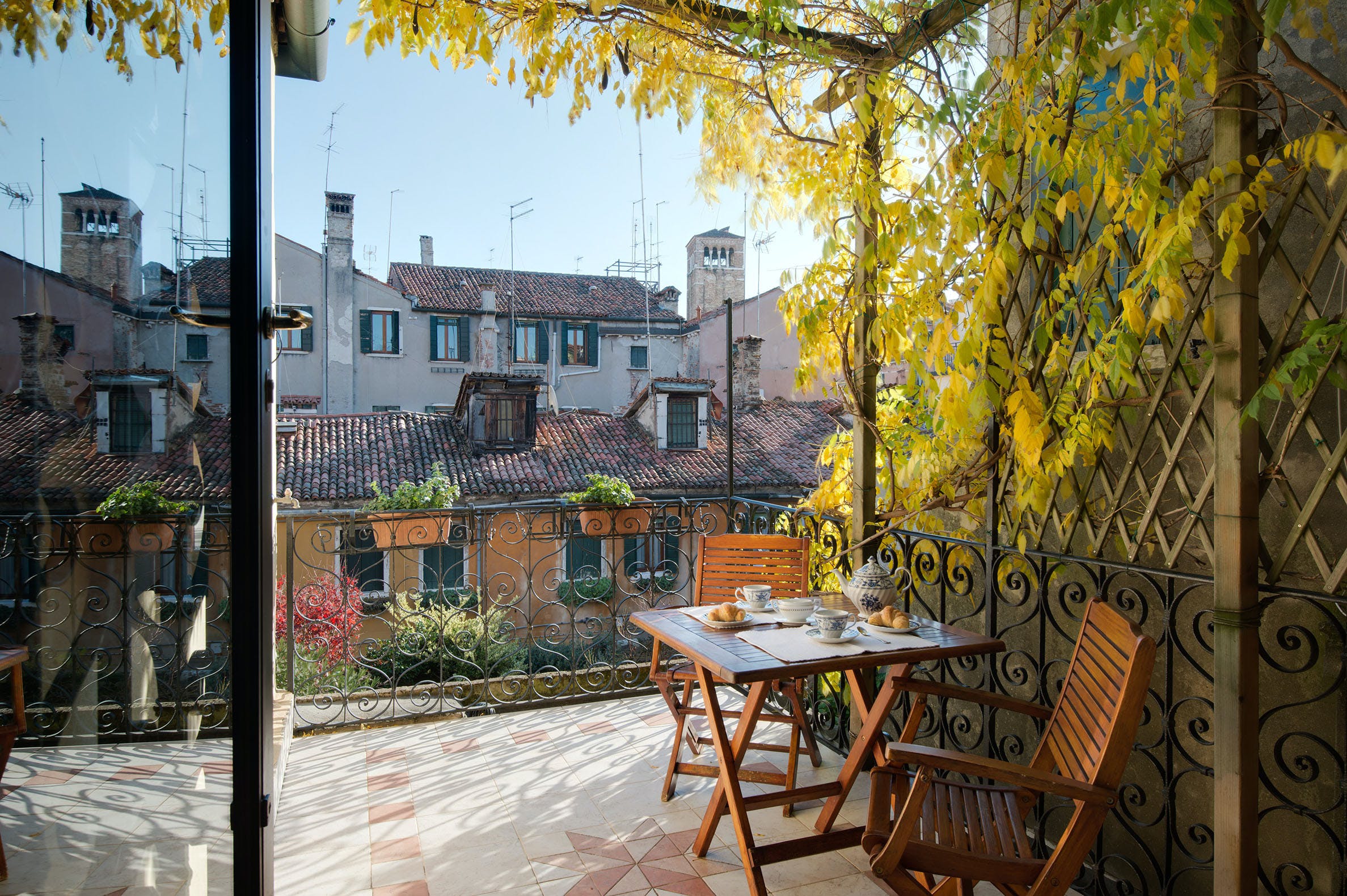 Villa Levante San Polo Venezia: Luxury 2-Bedroom Apartment with Sea View and Spa, Venice Rialto