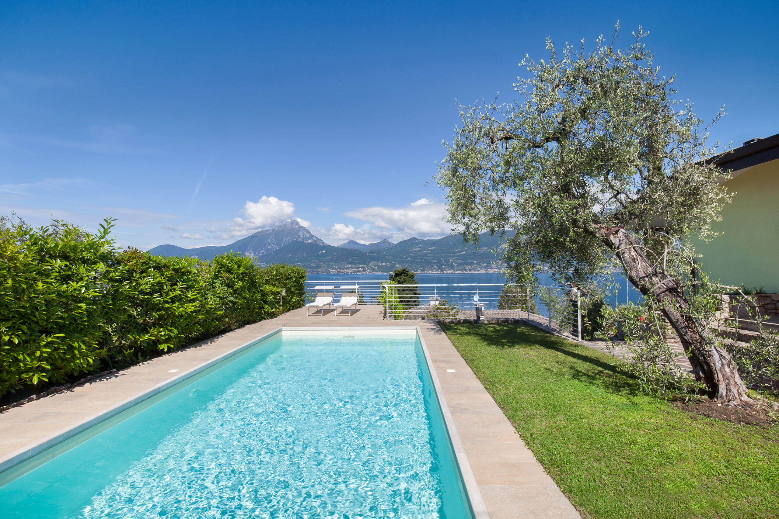 Villa Levante San Zeno Verona: Luxury 2-Bedroom Villa with Private Pool and Air Conditioning, Verona