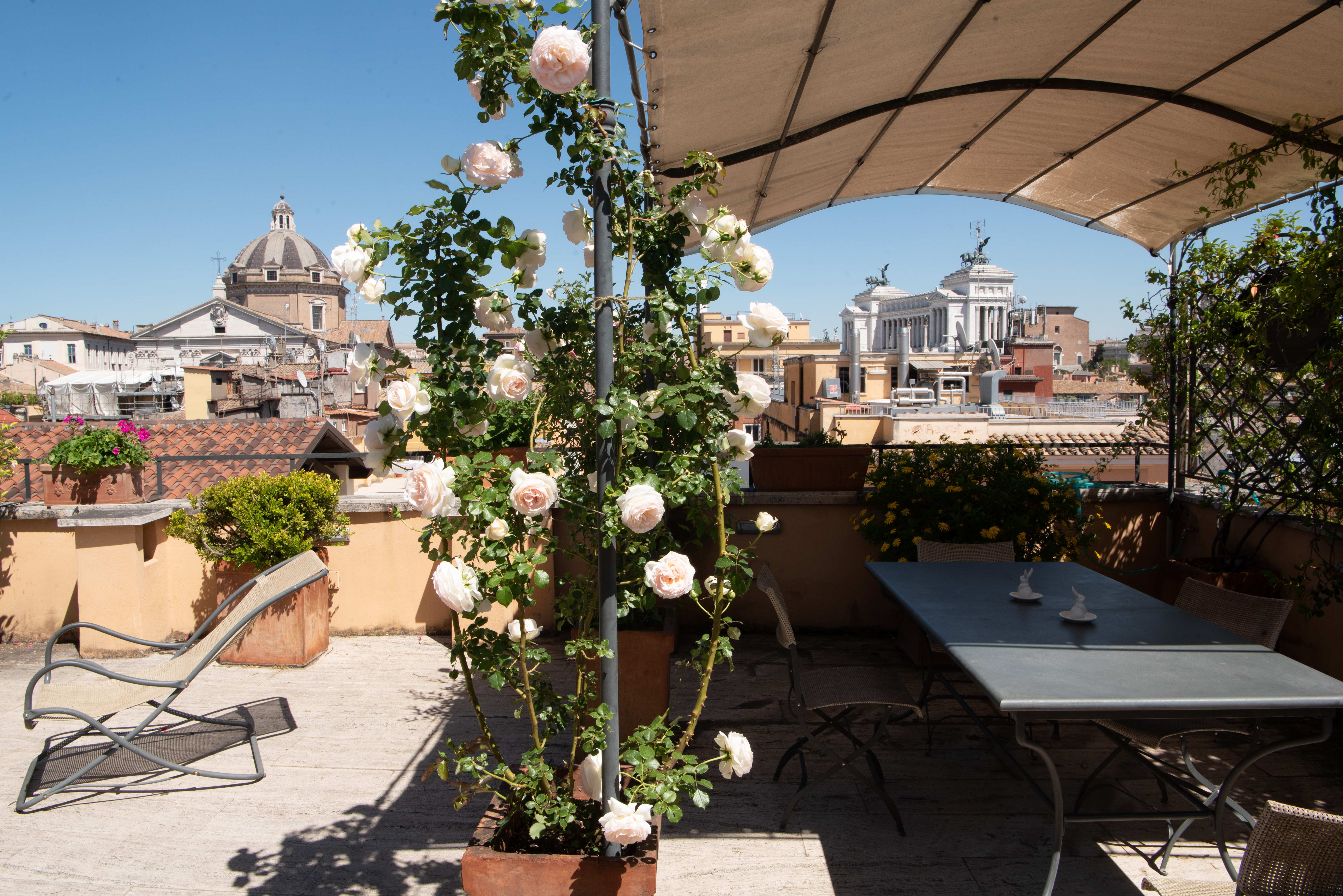 Villa Levante Tiberio Roma: Luxury 1-Bedroom Apartment with Air-Con in The Jewish Quarter, Rome