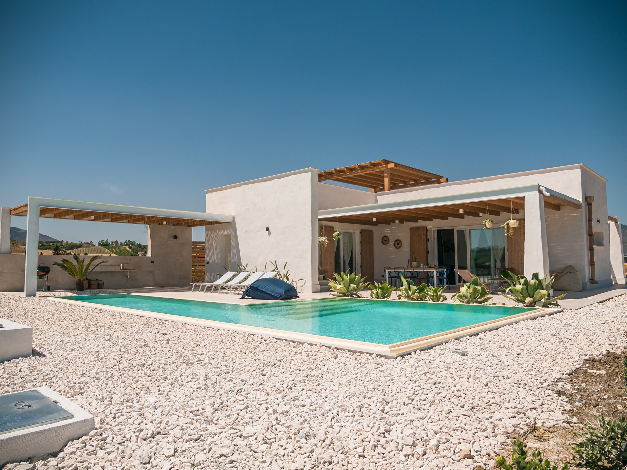 Villa Levante Tonnarella Palermo: Luxury 2-Bedroom Villa with Private Pool and Sea Views, Palermo