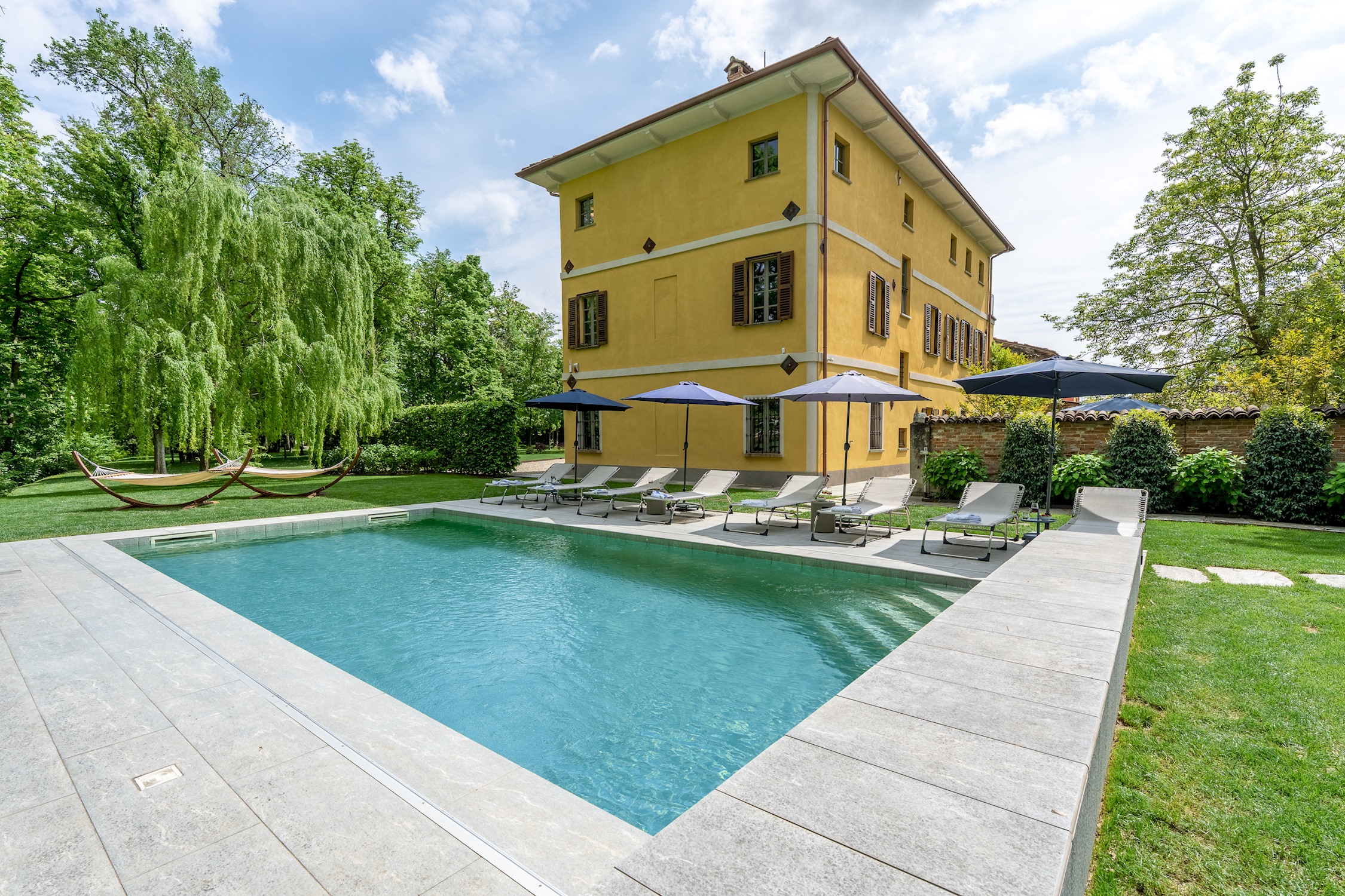 Villa Libeccio Castellero Asti: Luxury 6-Bedroom Villa with Heated Pool and Spa, Asti, Italy