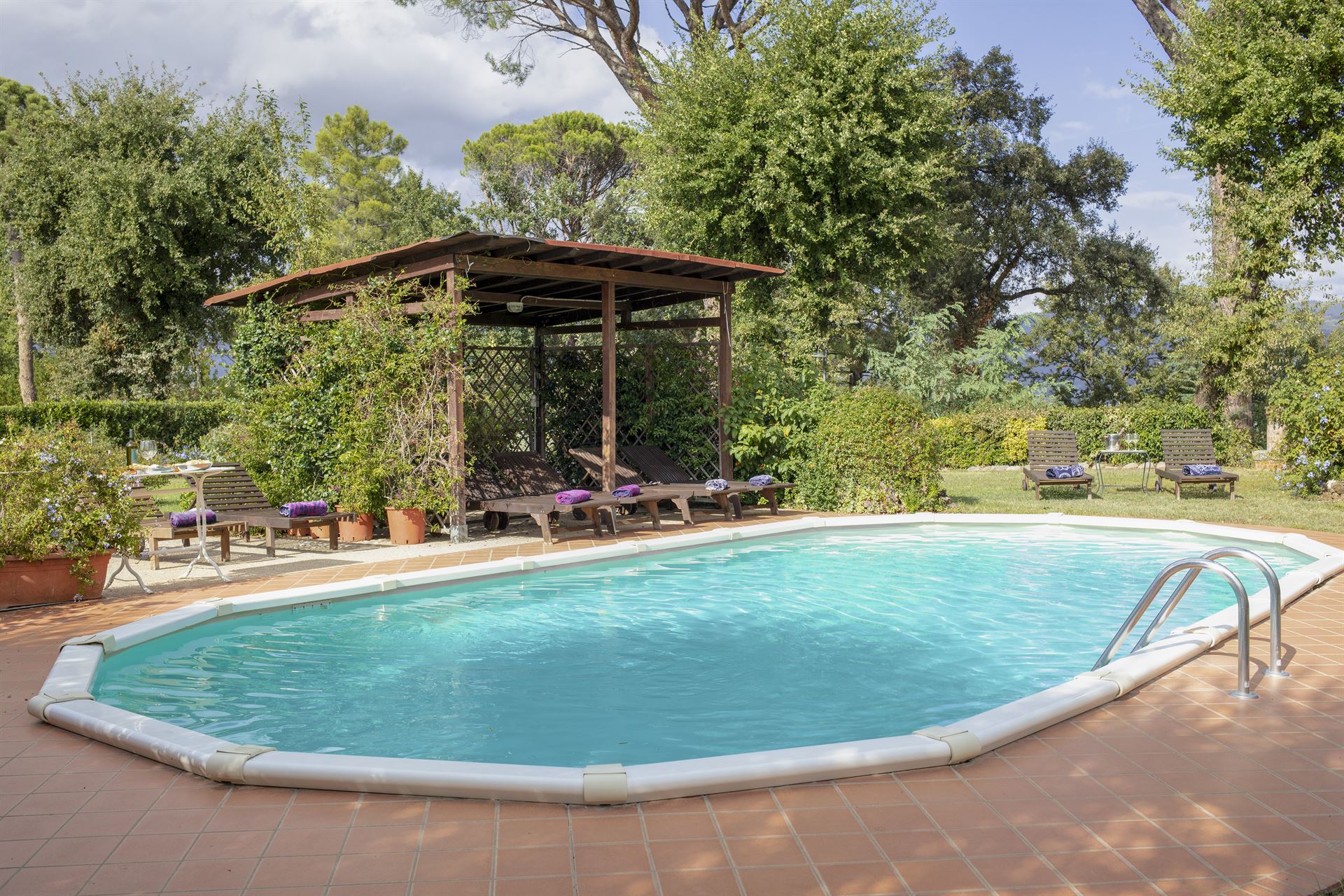 Villa Libeccio Marginone Lucca: Luxury 4-Bedroom Villa with Private Pool and Spa, Lucca Tuscany
