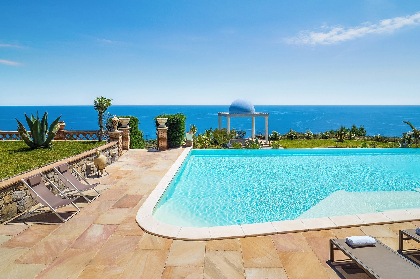 Villa Libeccio Mazzarò Taormina: Luxury 4-Bedroom Villa with Infinity Pool and Sea Views, Taormina