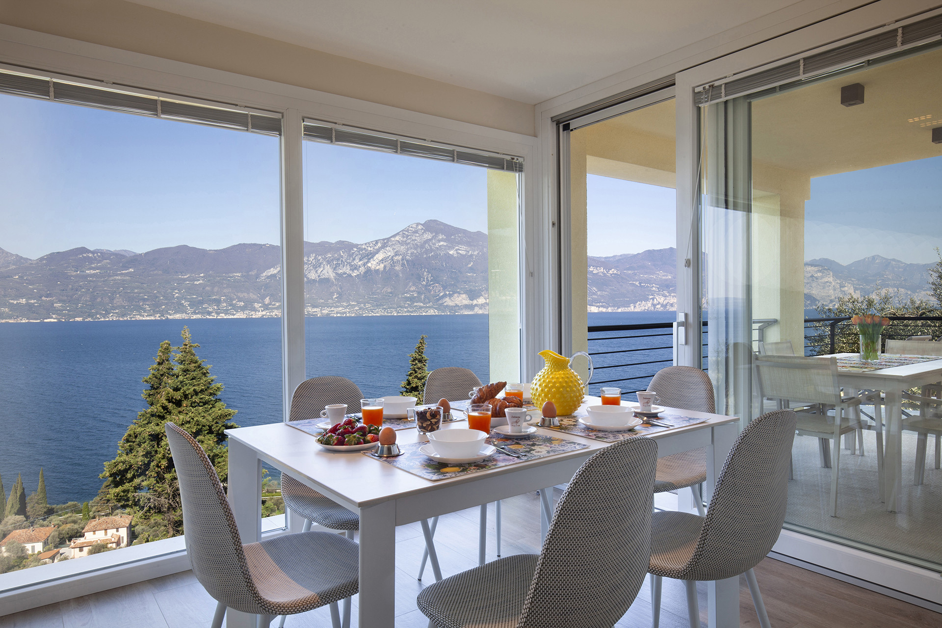 Villa Libeccio Valpolicella Verona: Charming 2-Bedroom Apartment with Lake Views and Spa, Verona