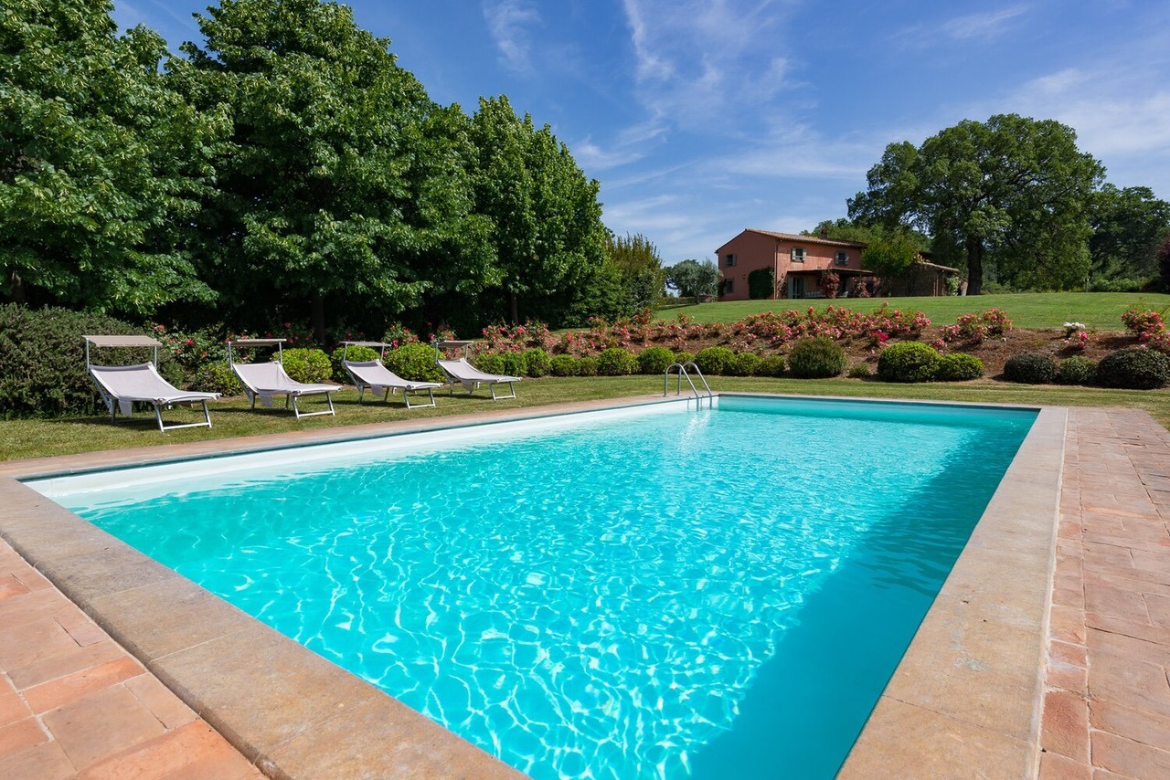 Villa Libeccio Vico Viterbo: Luxury 5-Bedroom Villa with Private Pool and Tennis Court, Viterbo Tuscany