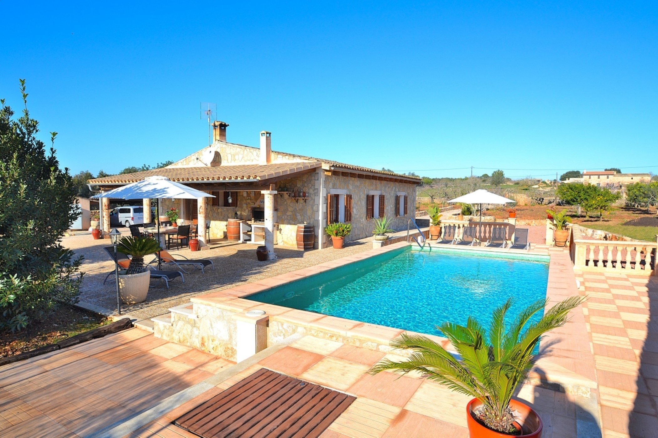 Villa Llevant Ariany Mallorca: Luxury 3-Bedroom Apartment with Swimming Pool in Pla de Mallorca, Mallorca