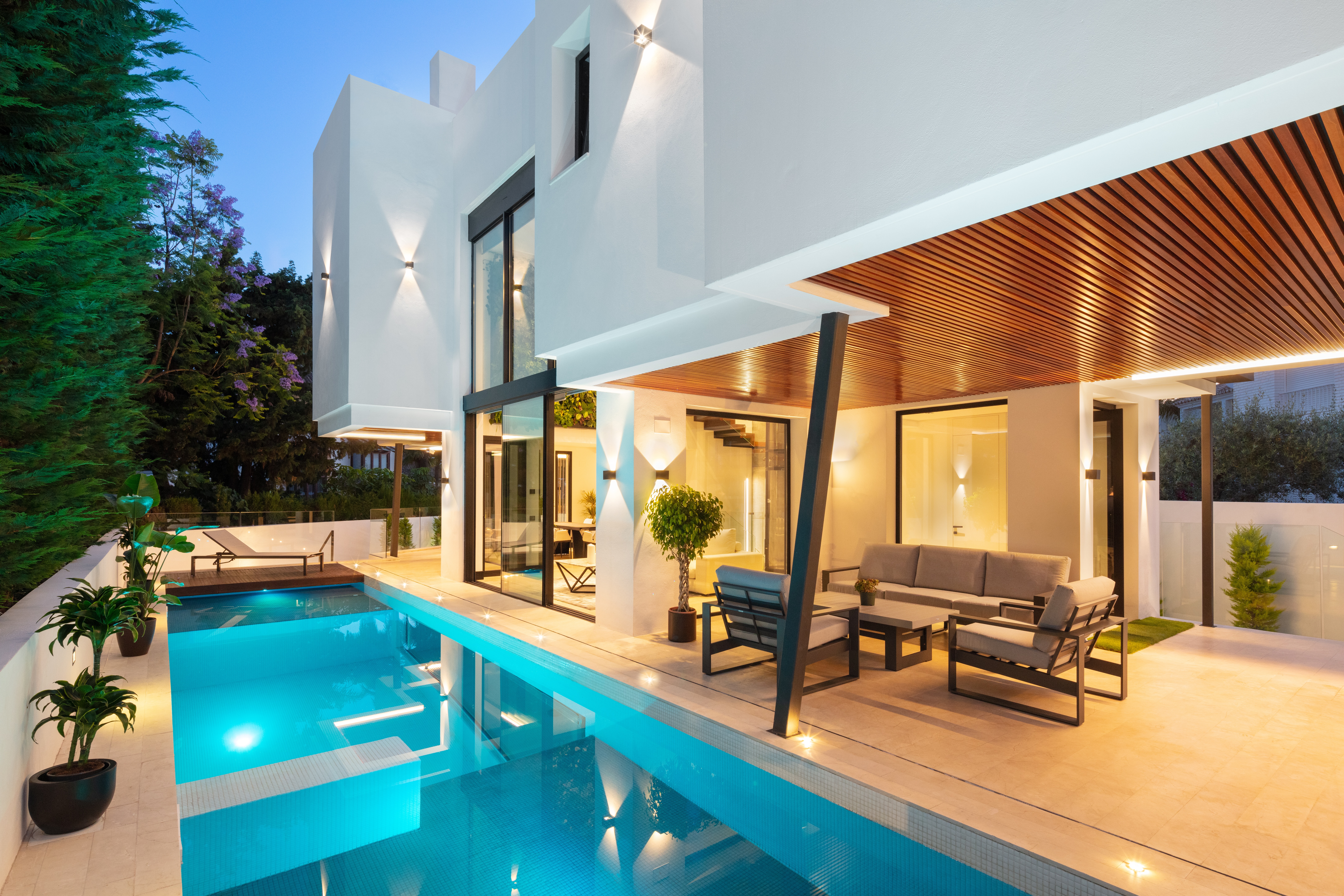 Villa Llevant Calahonda Marbella: Luxury 5-Bedroom Villa with Private Pool and Sea Views, Marbella