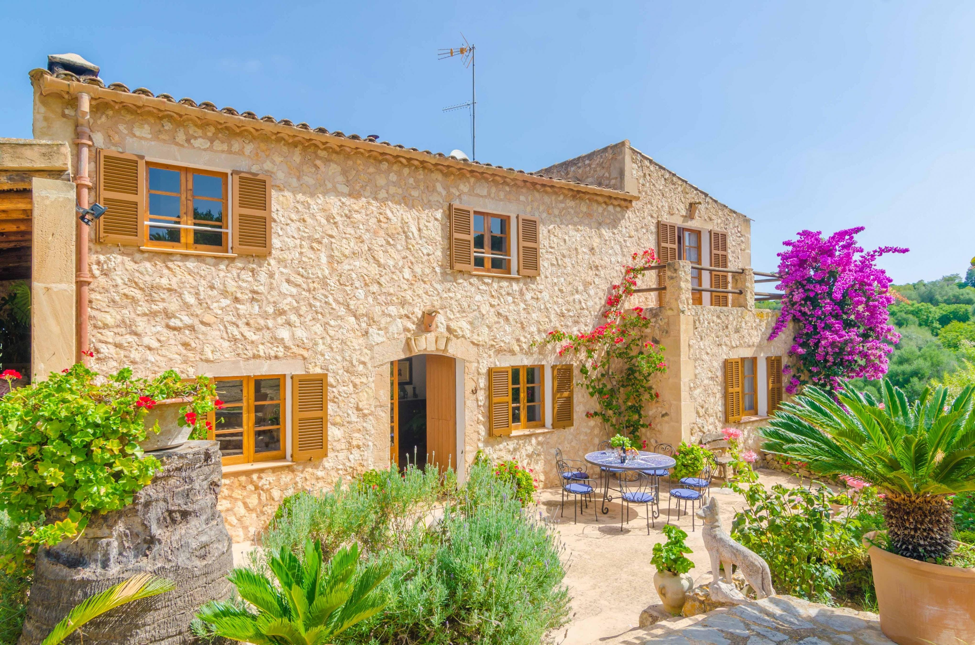 Villa Llevant Esclanyó Manacor: Luxury 4-Bedroom Villa with Pool and Sea Views, Mallorca Llevant